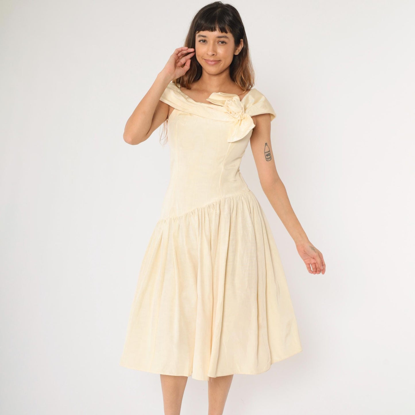 1980s Gunne Sax Cream Taffeta Midi Dress Rosette Bertha Collar Small 4