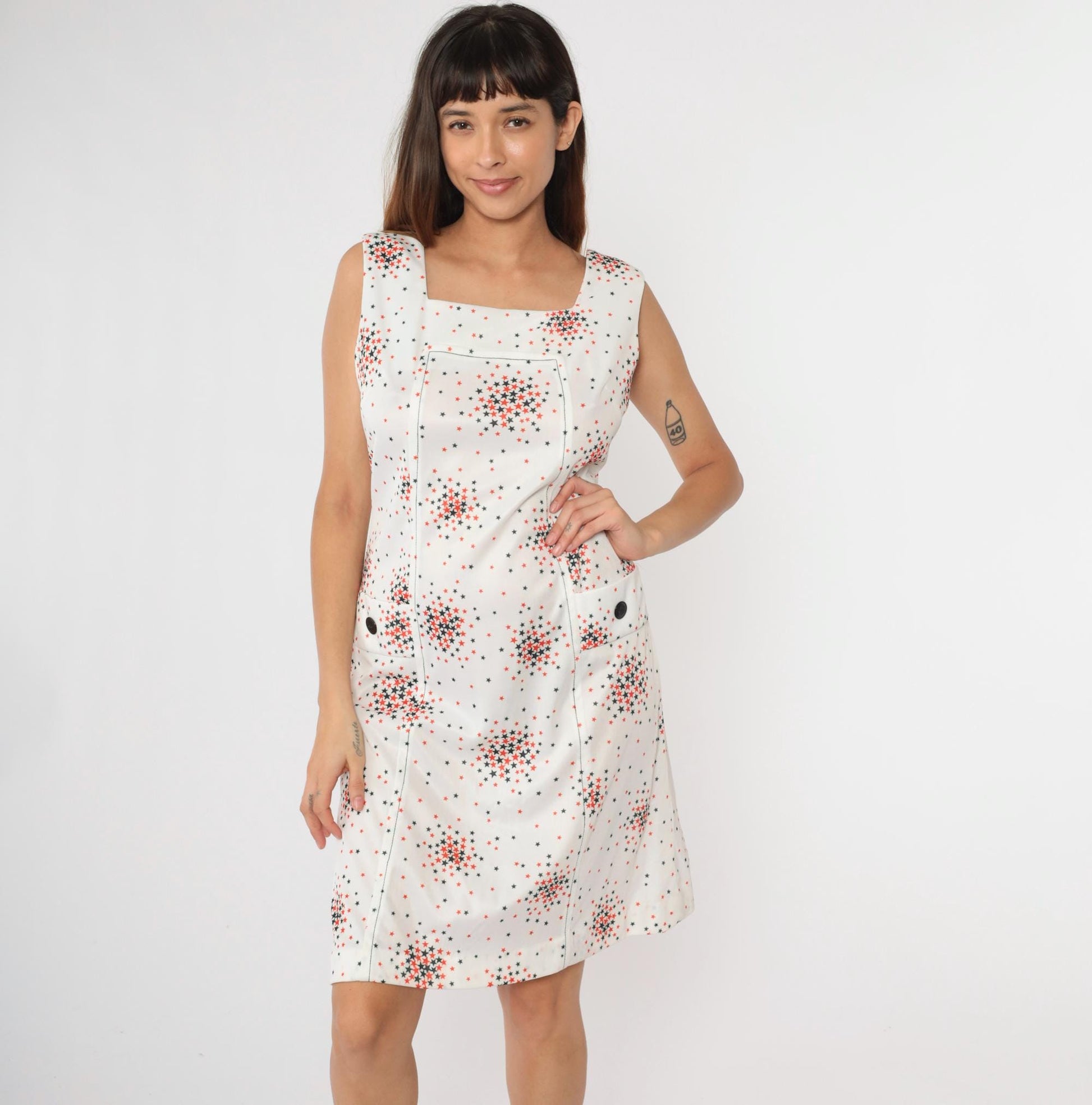 1960s Star Print Shift Dress Square Neck Sleeveless White Black Orange Pockets Medium
