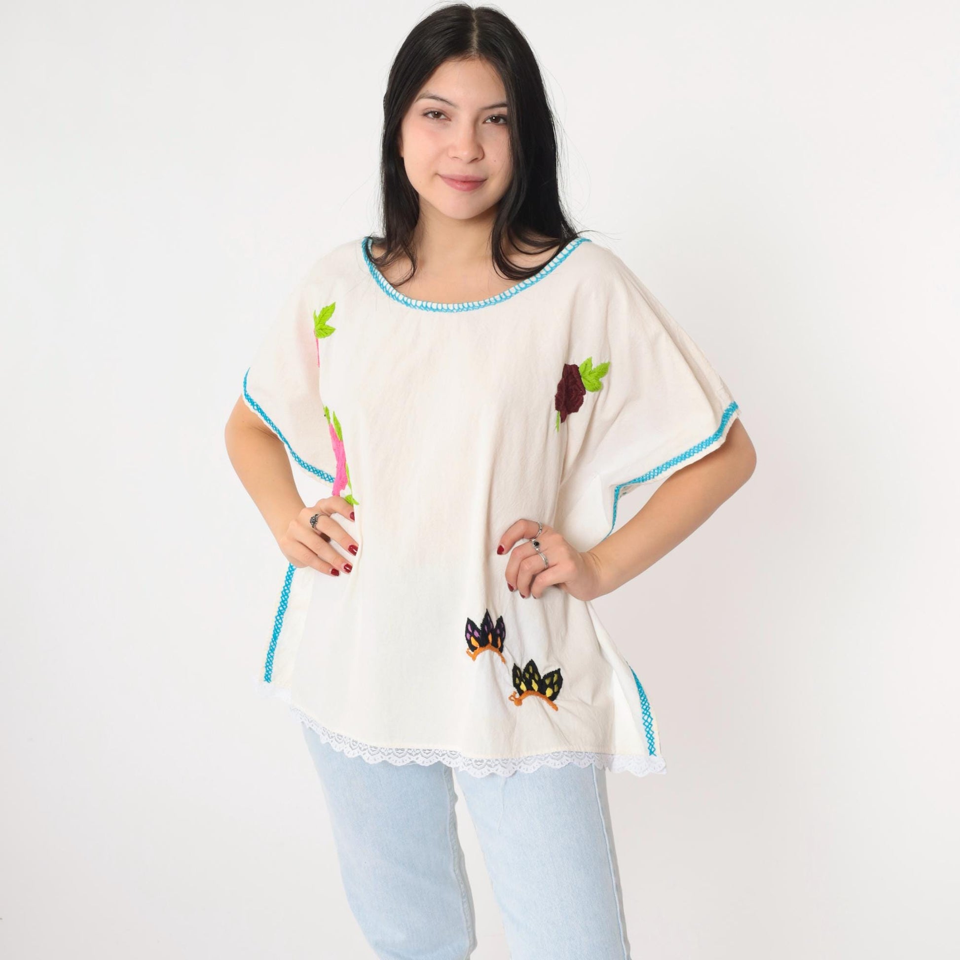 90s Floral Embroidered Blouse Cream Butterfly Tunic Scoop Neck Medium Large