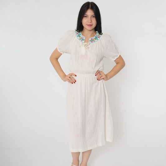 70s Floral Embroidered Off-White Gauze Peasant Dress Lace-Up Midi Small