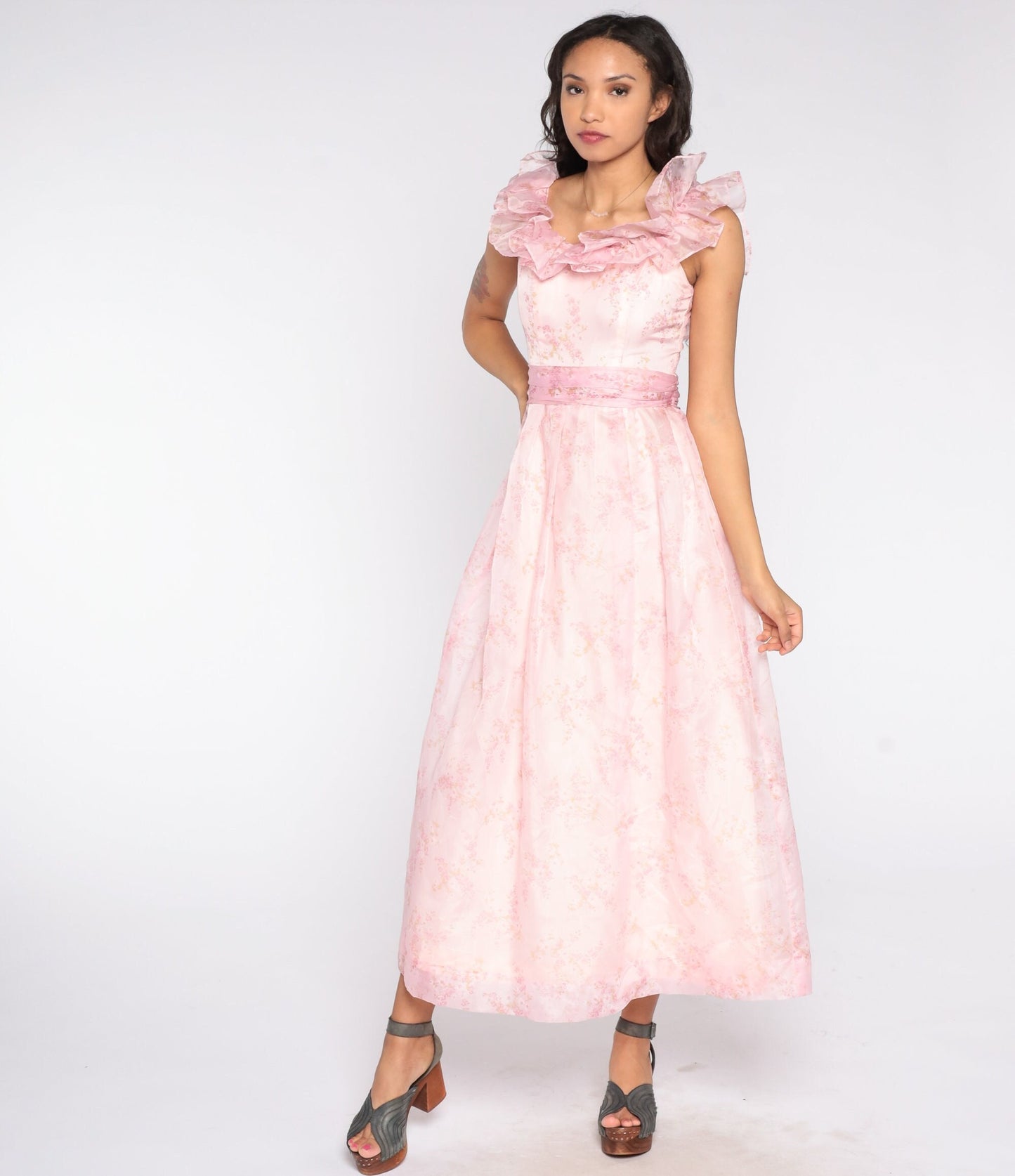 70s Baby Pink Floral Maxi Dress Fitted Bodice High Waist Ruffle Neckline Small