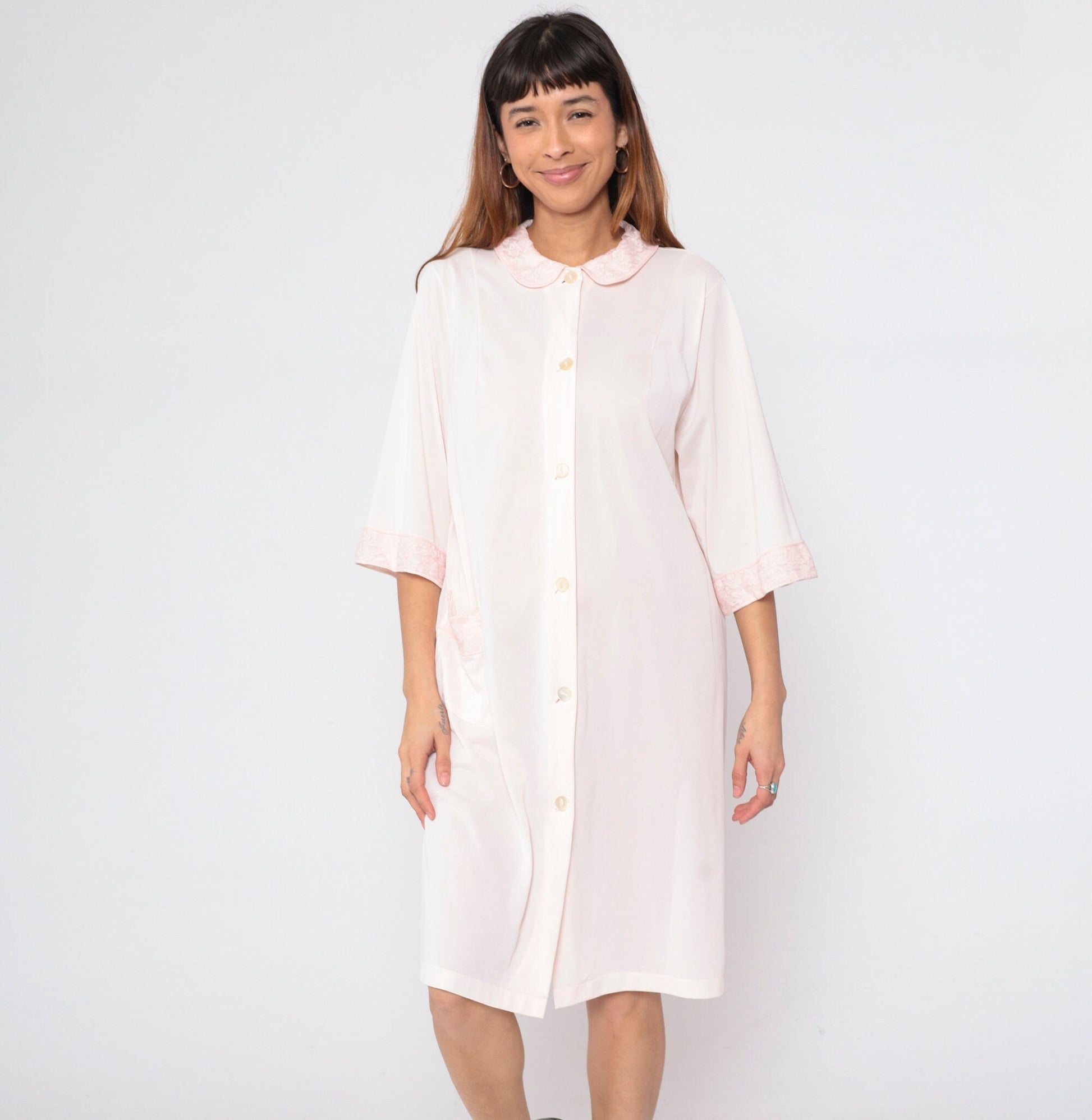 70s Baby Pink Lace Trim Pajama Robe 3/4 Sleeve Button Front Midi Medium