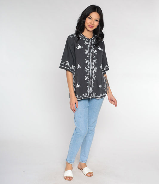 90s Charcoal Floral Embroidered Button-Up Blouse Short Sleeve Medium