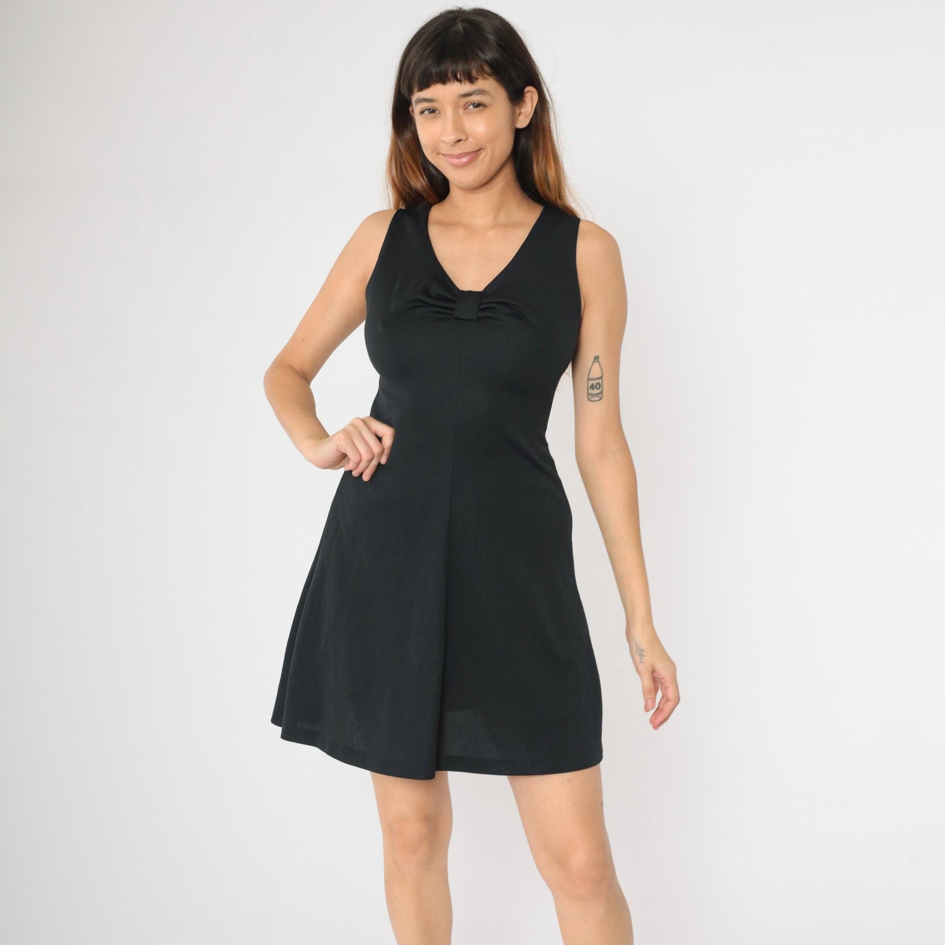 1960s Black Mini Shift Dress Sleeveless A-Line V-Neck Small