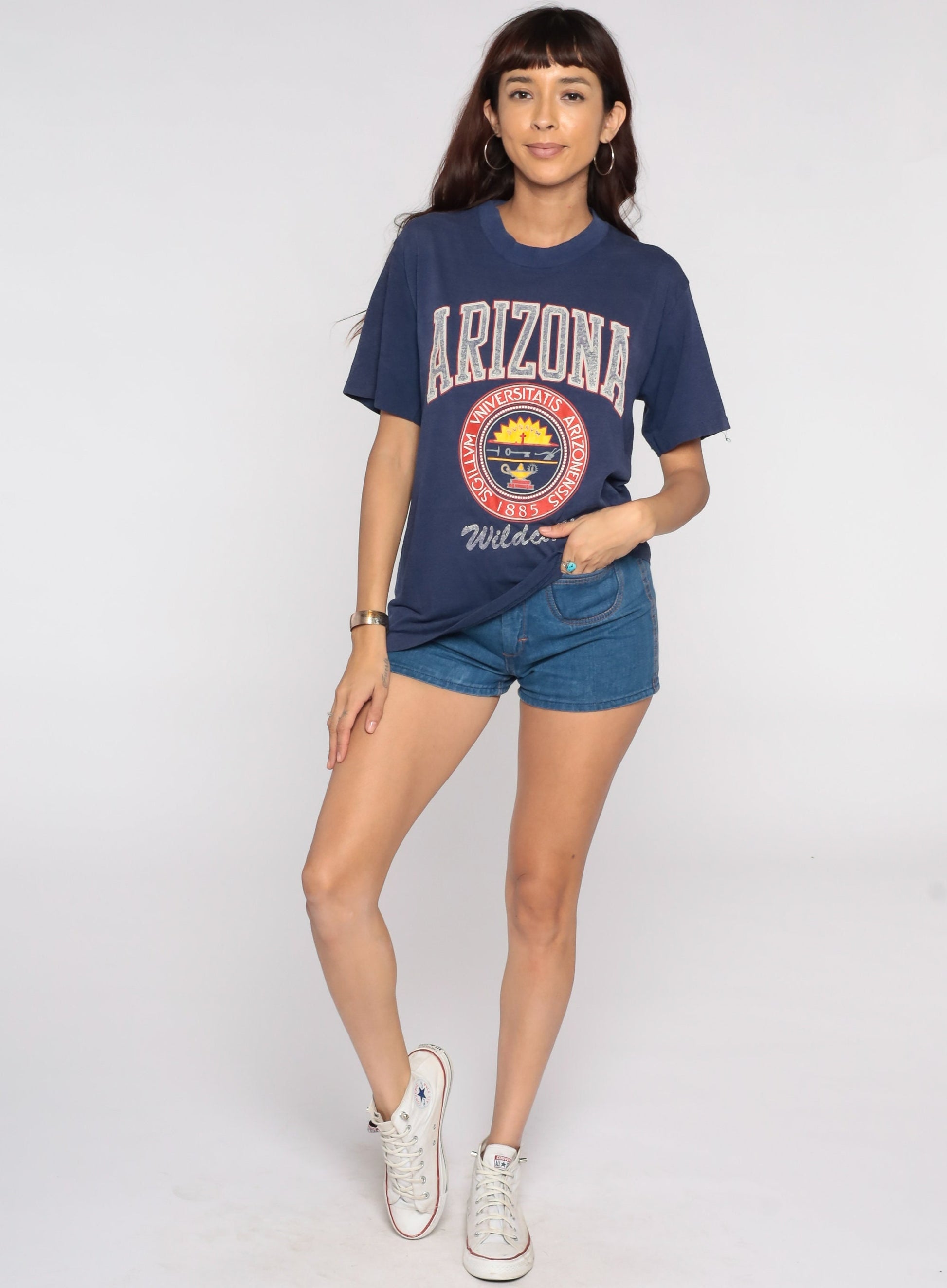 Arizona Wildcats University Football Tee 80s Graphic T-Shirt Medium