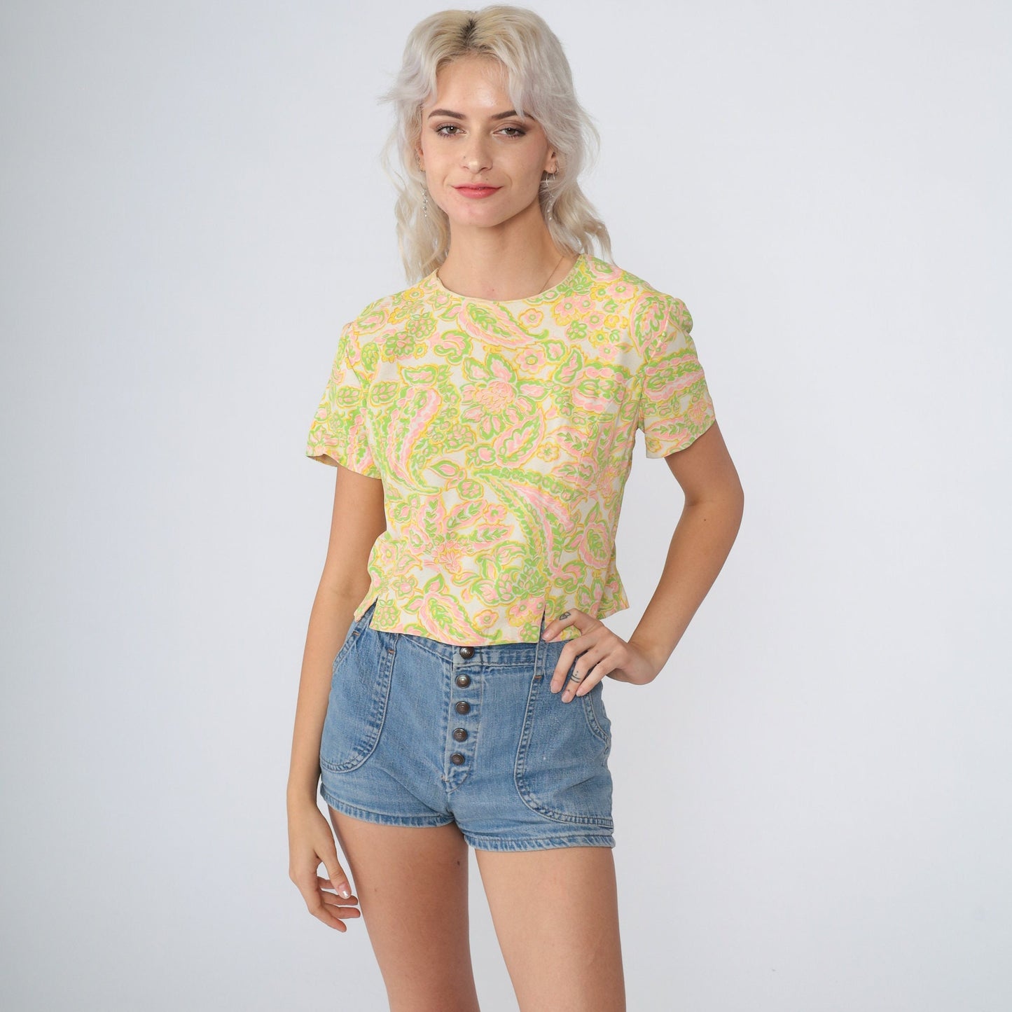 1960s Floral Paisley Crop Top Short Sleeve Blouse Yellow Green Pink Small S