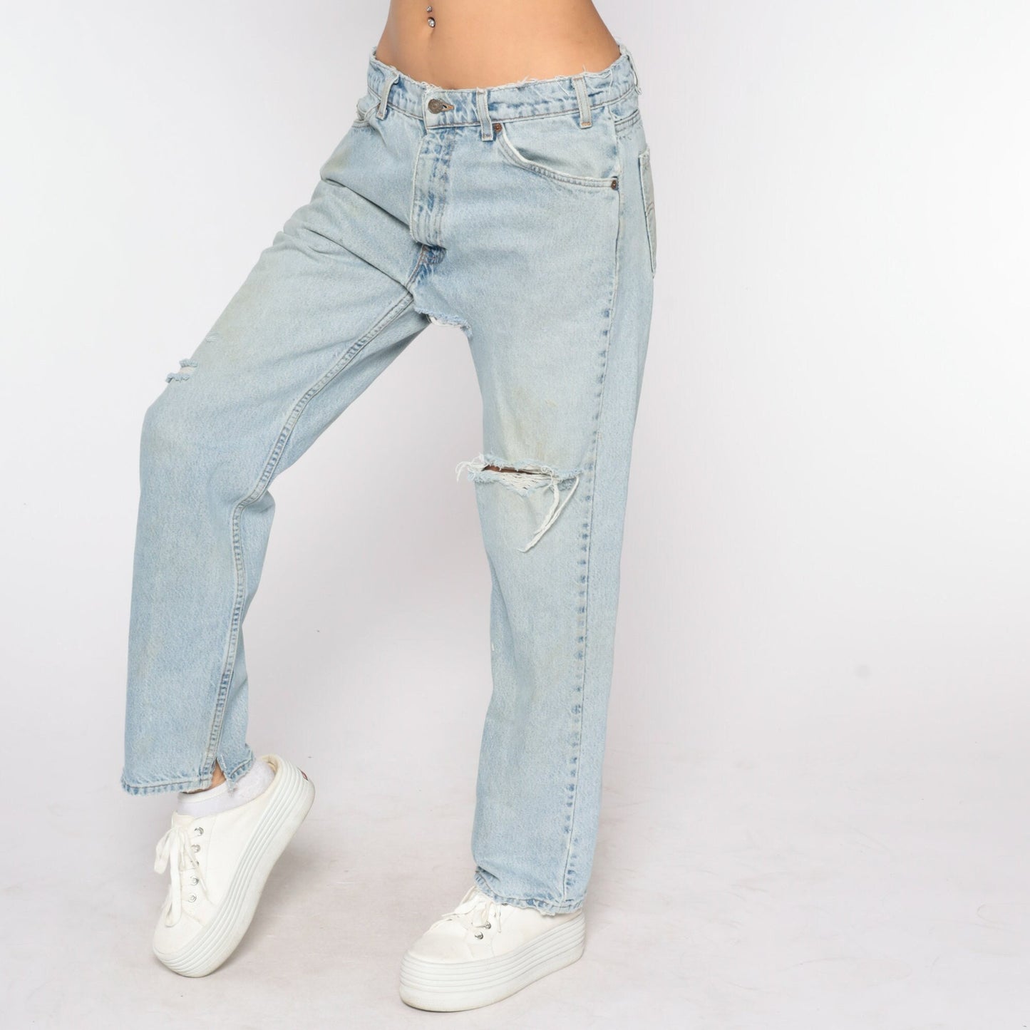 Levi's 505 High-Waist Mom Jeans Light Blue Distressed Ripped Denim Medium