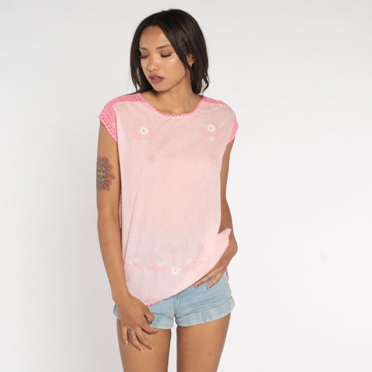 80s Baby Pink Floral Embroidered Blouse Crochet Cap Sleeve Small