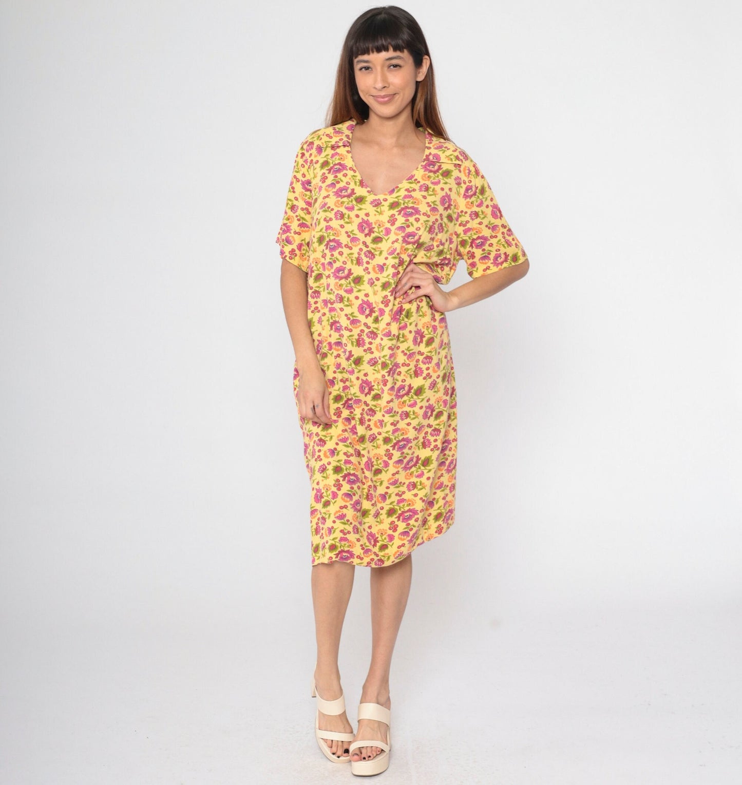 70s Yellow Floral Shift Dress Berry Print Collar V-Neck Knee Length Medium Large