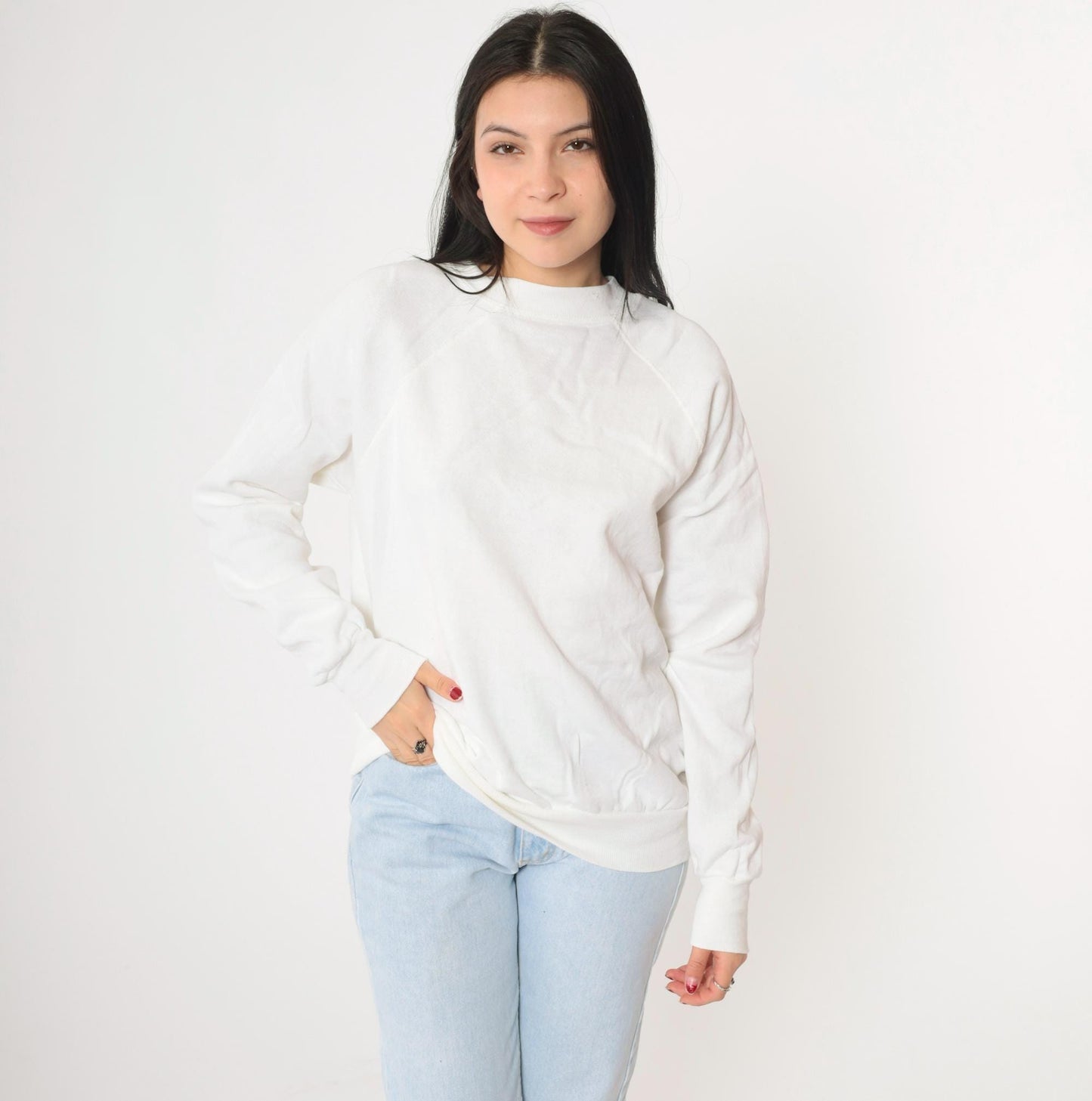 80s Plain White Raglan Sweatshirt Crewneck Pullover Medium