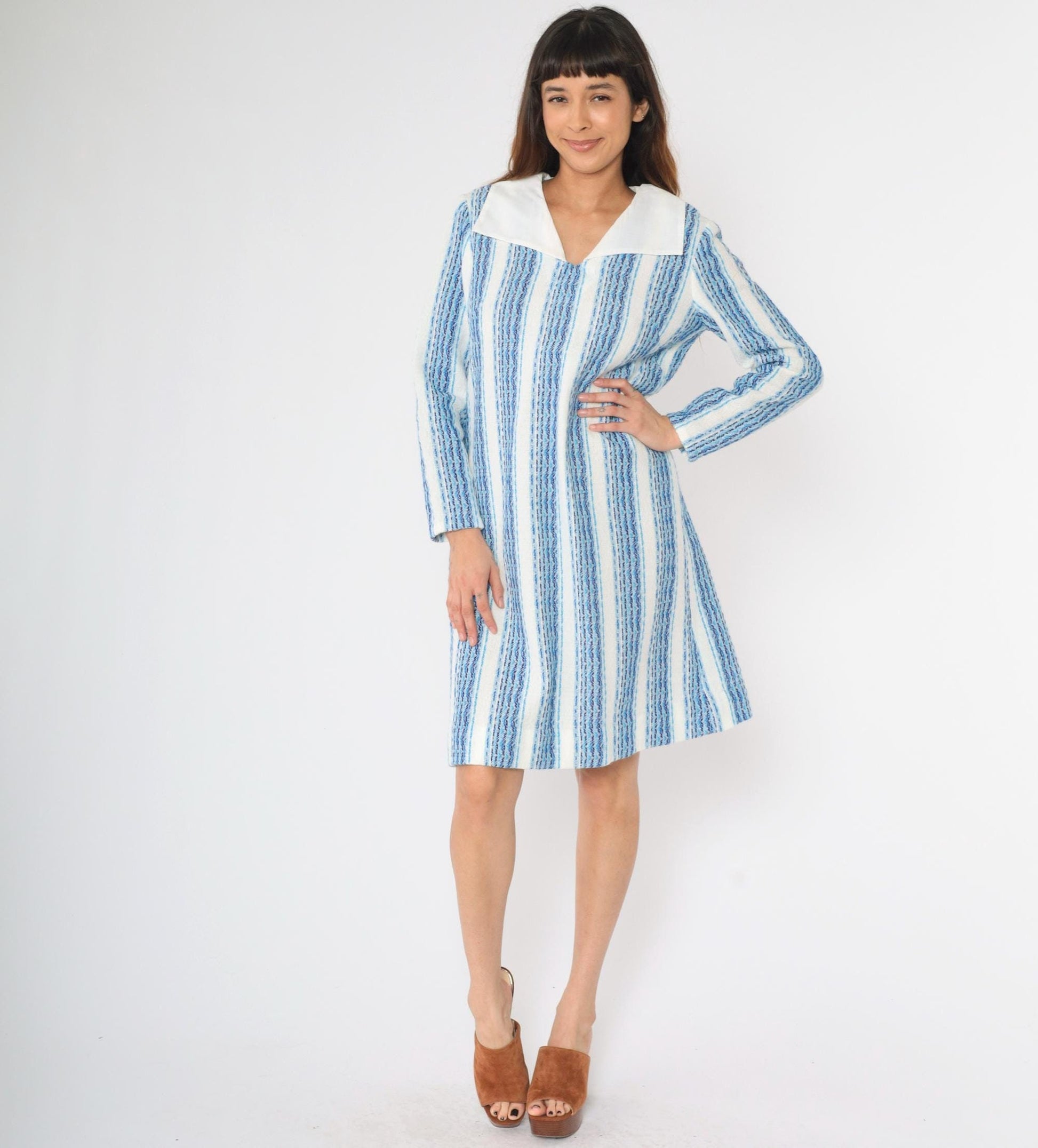 70s Striped Shift Dress White Blue Long Sleeve Collar V Neck Knee Length Medium