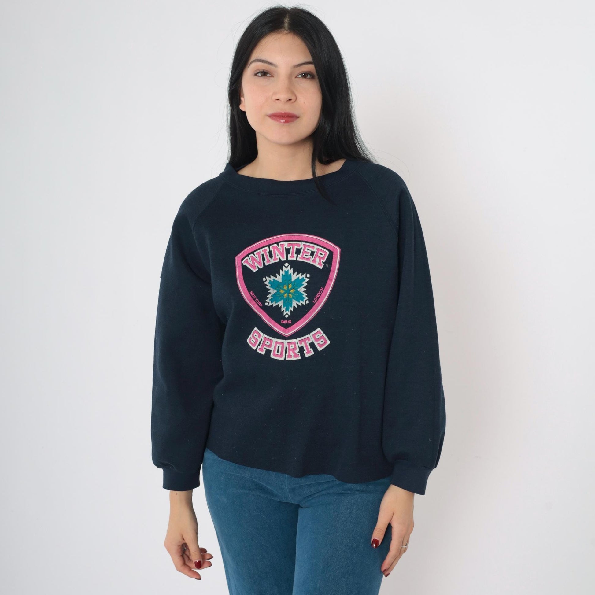90s Navy Snowflake Winter Sports Graphic Sweatshirt Raglan Cutoff Medium