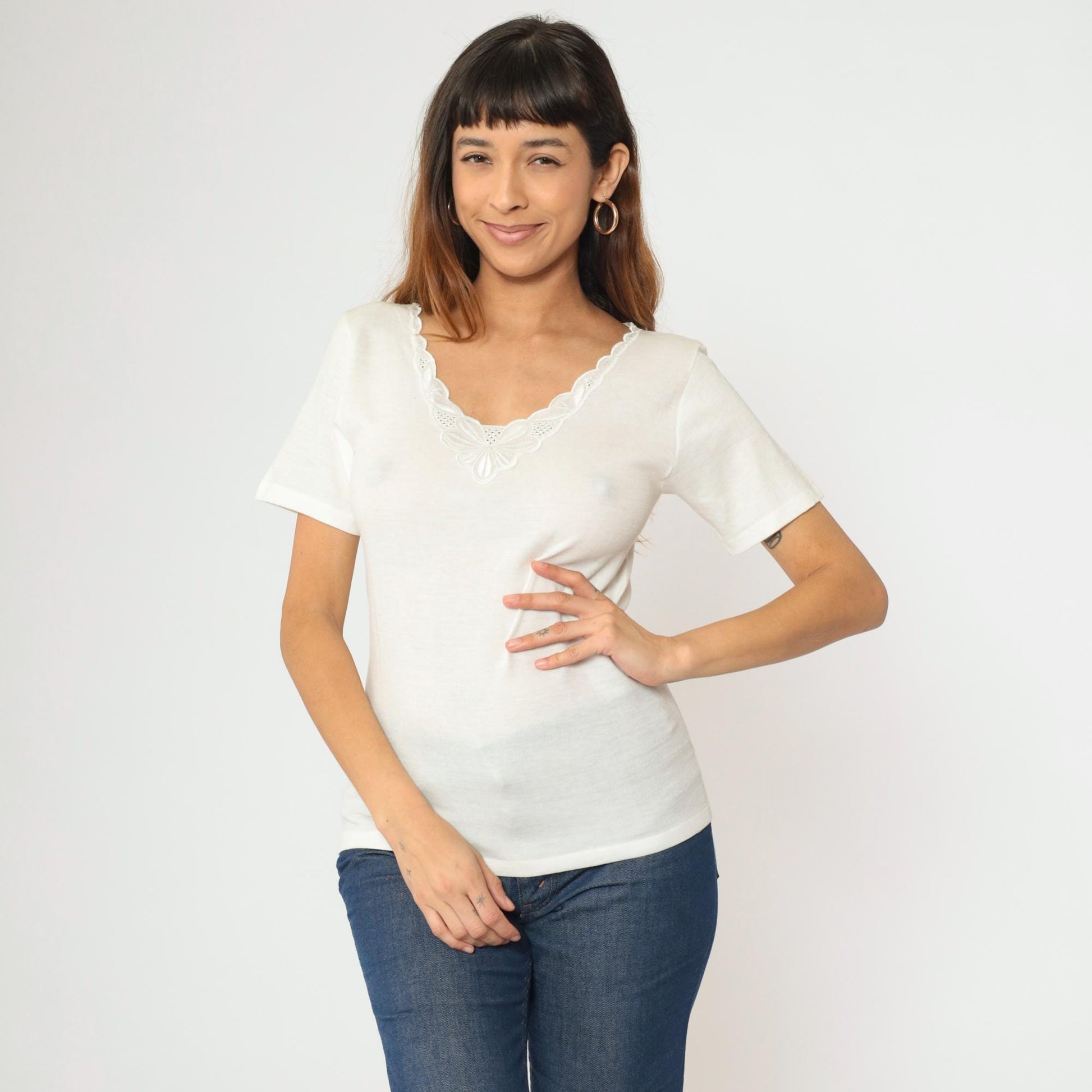 80s Italian Knit White Blouse Floral Embroidered Scalloped Neckline Small