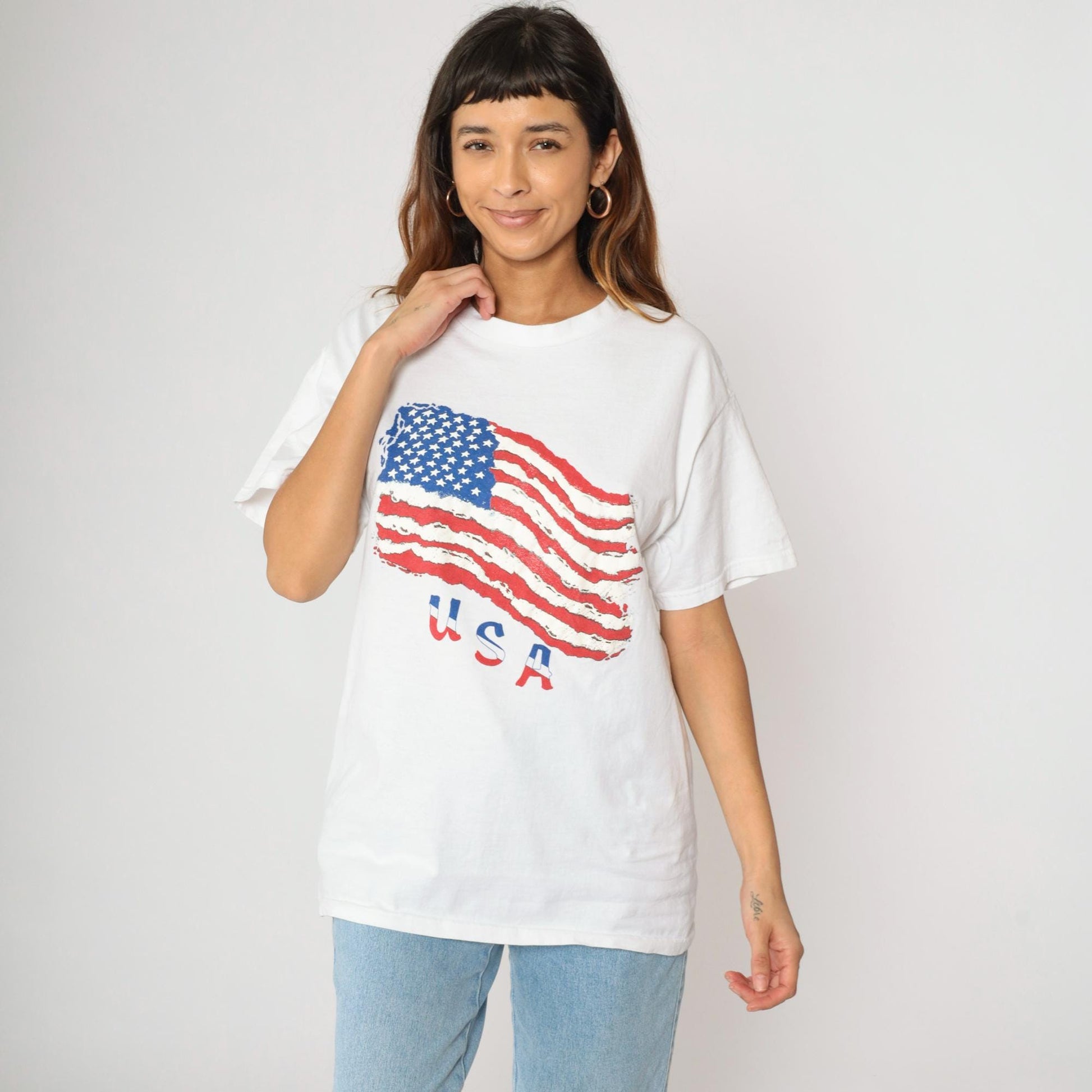 90s American Flag USA Graphic T-Shirt Fruit of the Loom White Crewneck Medium