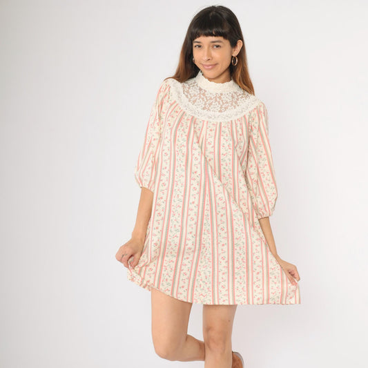 70s Princess Kaiulani Hawaiian Mini Dress Lace Yoke Balloon Sleeve Cream Pink Medium