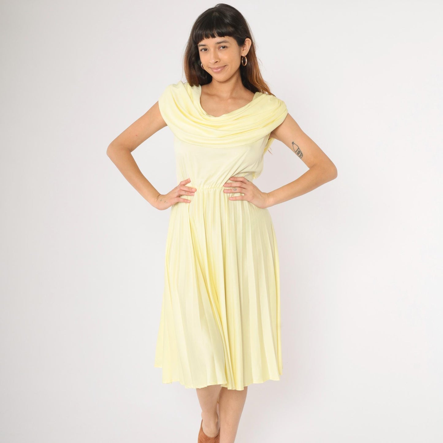 70s Vicky Vaughn Junior Yellow Cowl Neck Midi Dress Pleated Sleeveless Medium M