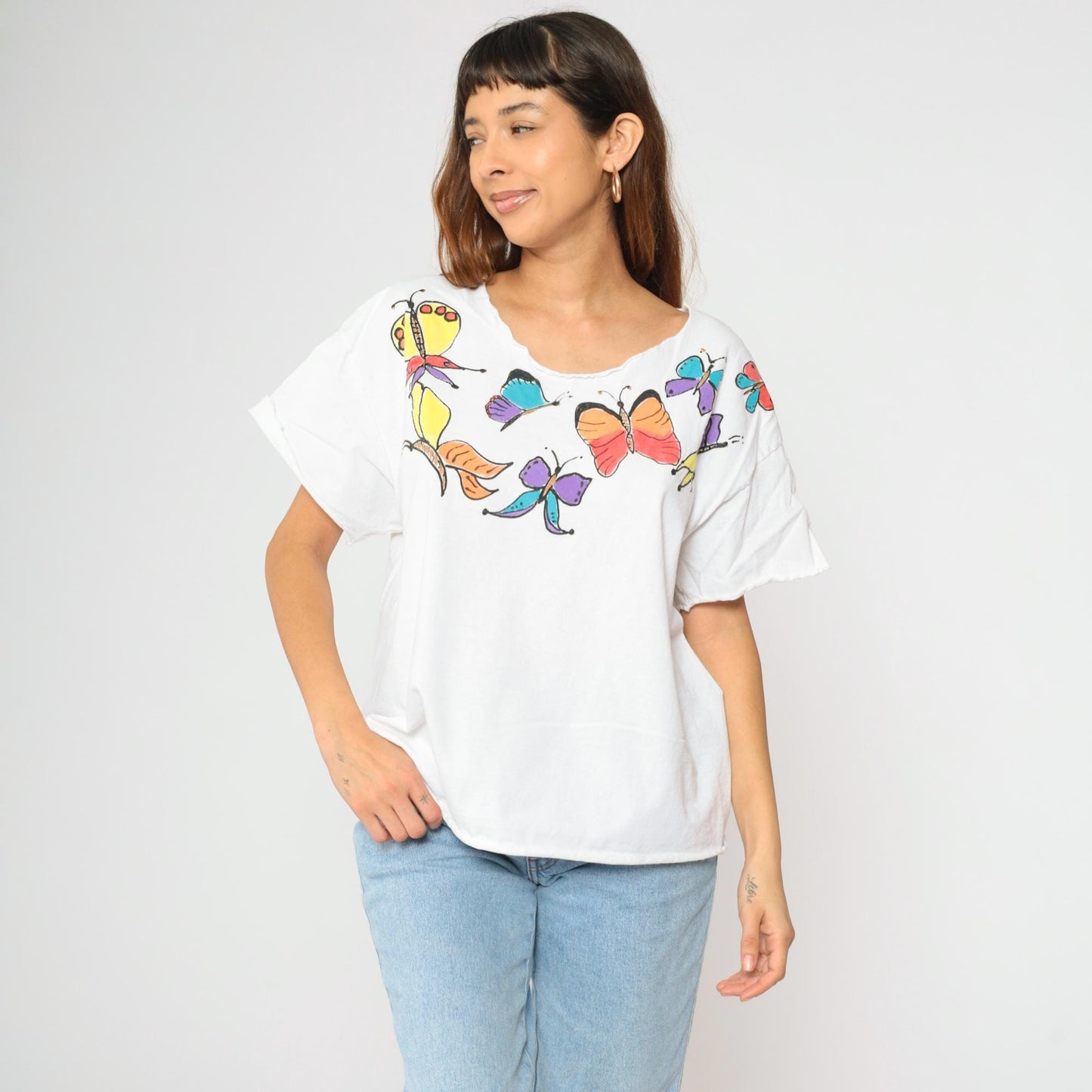 90s White Butterfly Graphic T-Shirt Raw Neckline Scoop Neck Extra Large XL