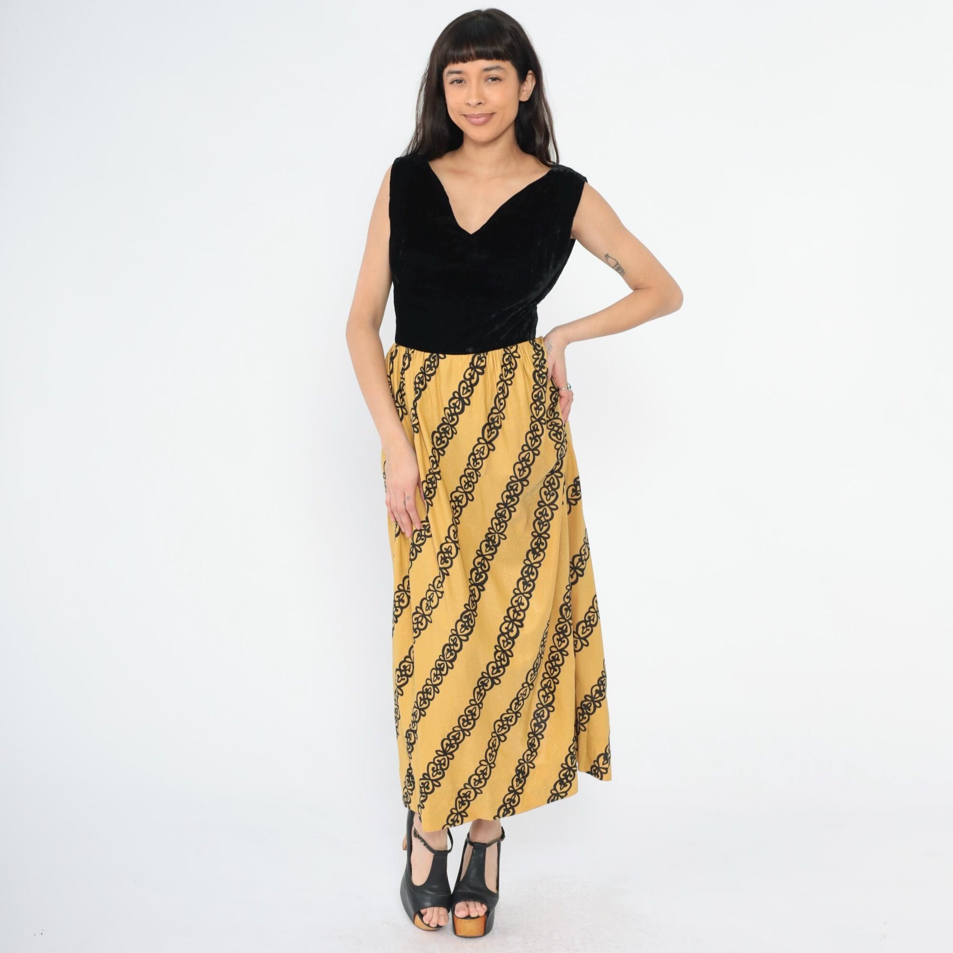 70s Black Velvet Gold Maxi Dress V Neck Sleeveless Diagonal Scroll Print Medium