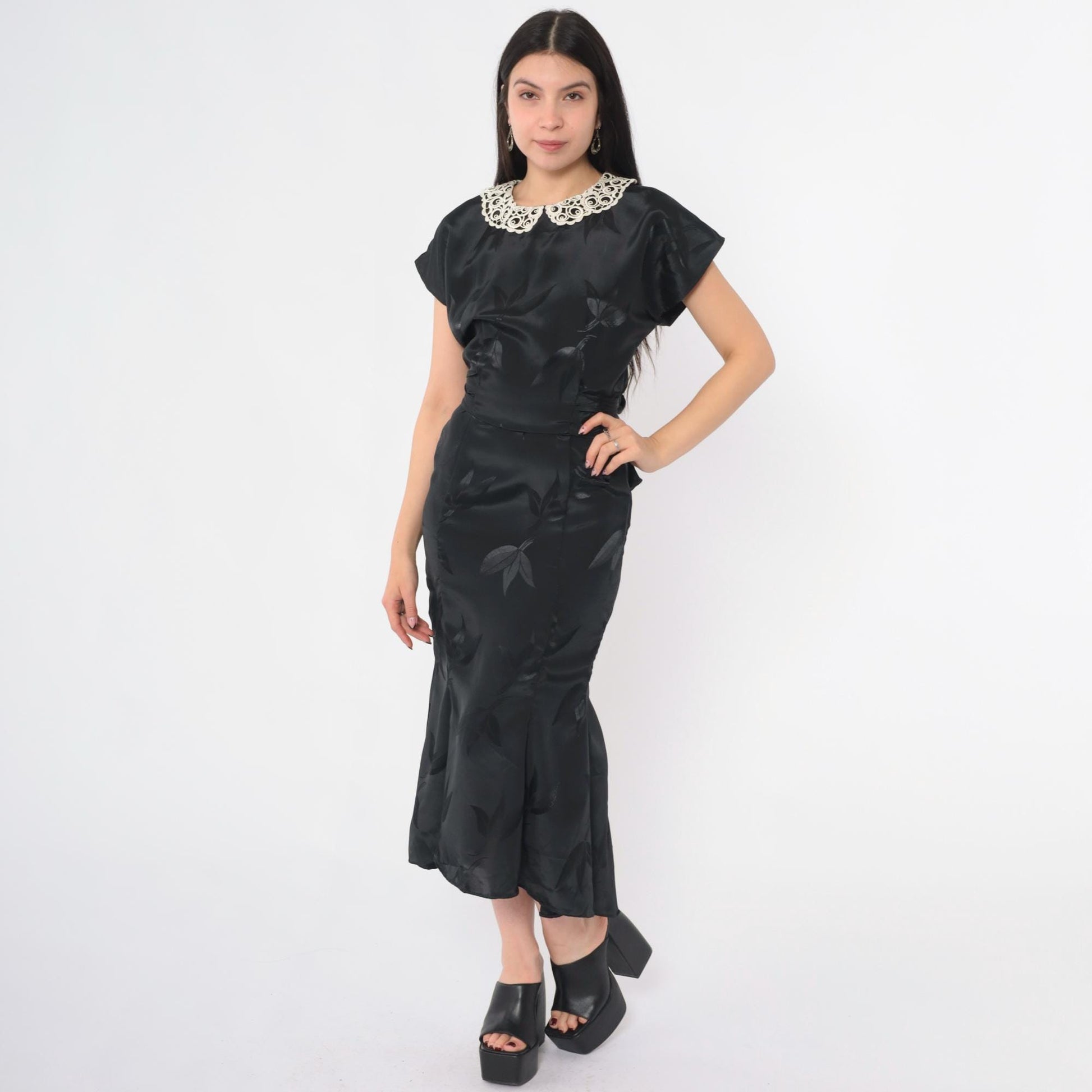 1940s Black Jacquard Midi Dress Peter Pan Collar Cap Sleeve Tie-Back Small