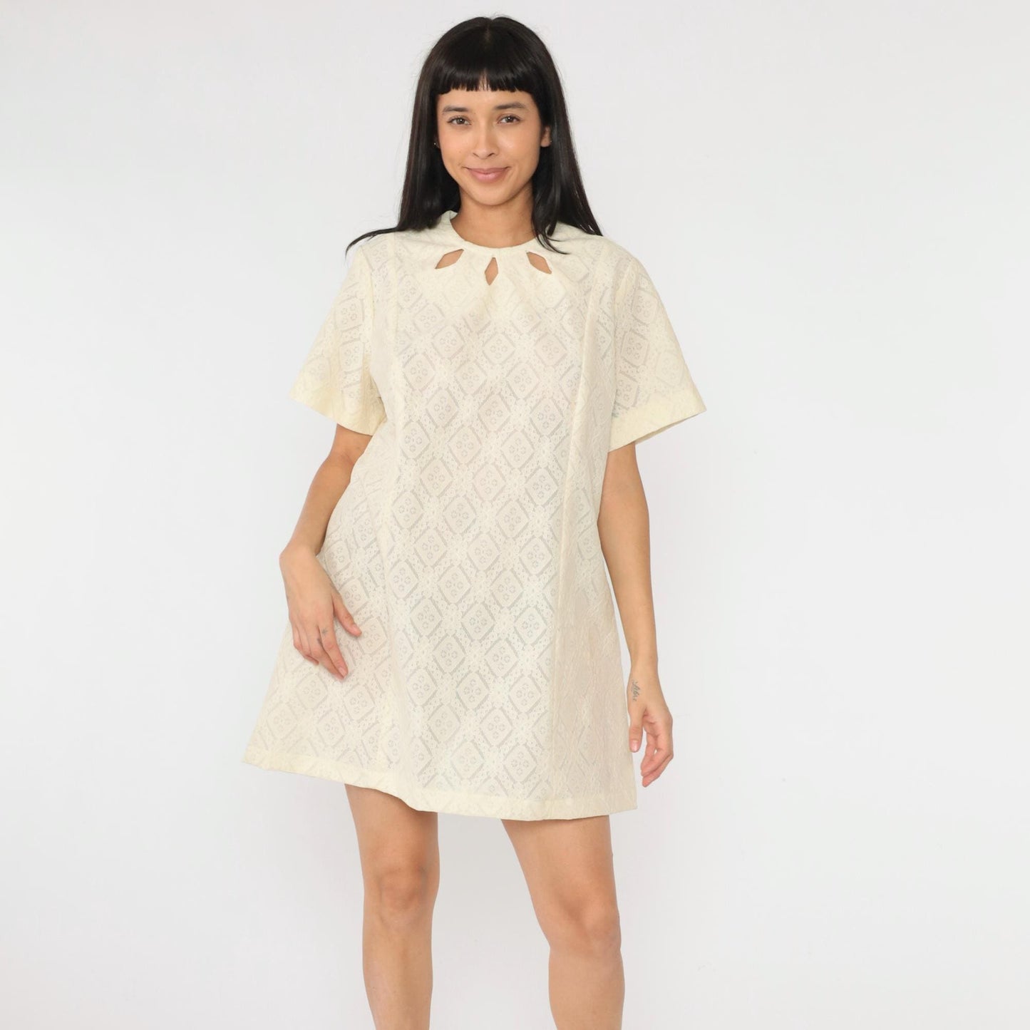 1960s Cream Lace Mini Dress Keyhole Neck Short Sleeve Shift Extra Large