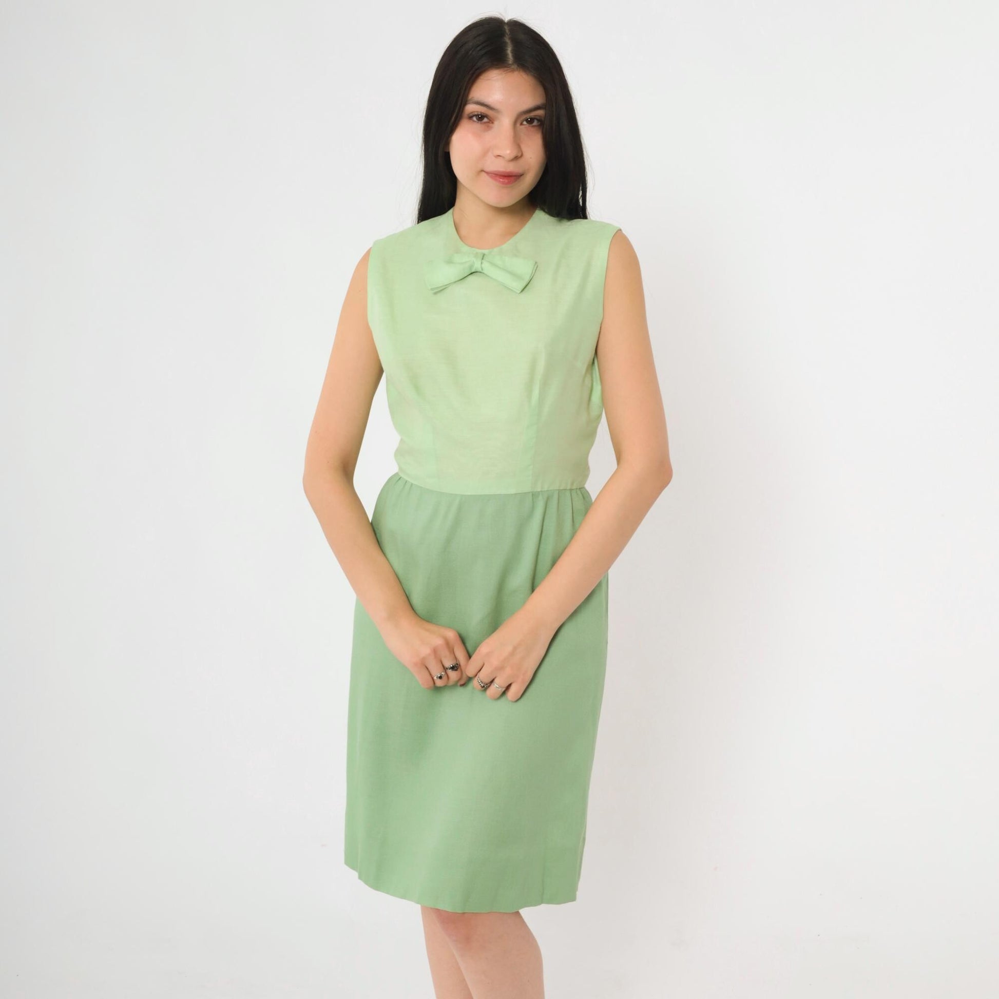 60s Two-Tone Green Bow Neckline Sleeveless Dress Knee Length Small