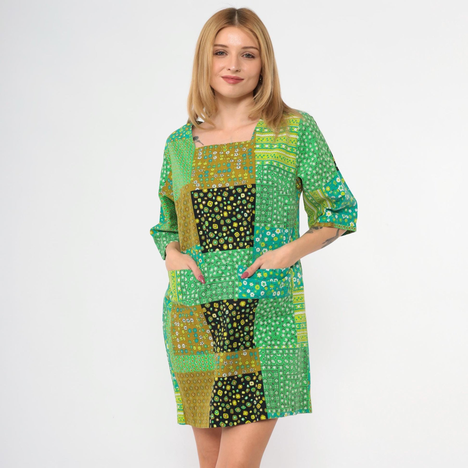 70s Patchwork Floral Mini Dress Green Calico Shift Half Sleeve Medium M