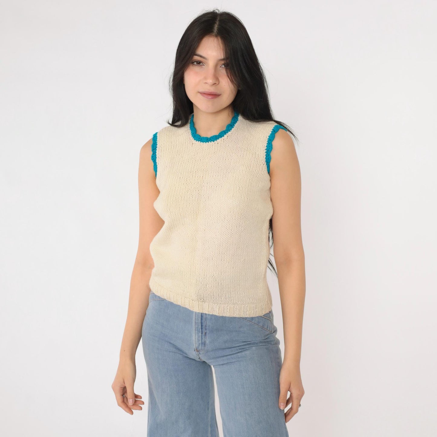 70s Cream Knit Tank Top Blue Scalloped Trim Keyhole Back Small