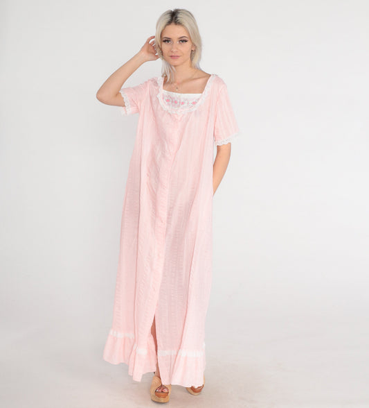 70s Baby Pink Striped Nightgown Maxi Eyelet Lace Floral Embroidered Medium