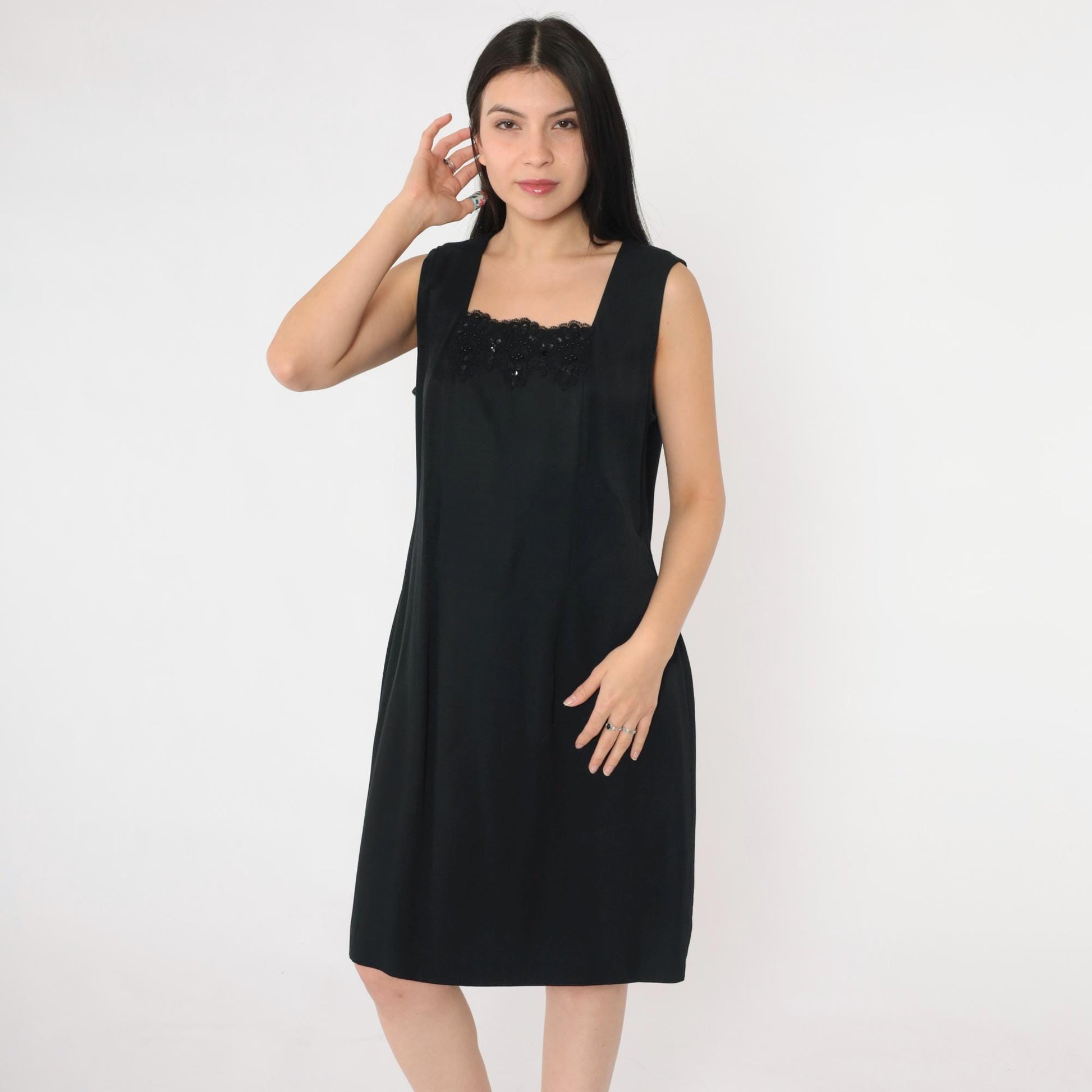 90s R & M Richards Black Sequin Beaded Lace Neckline Knee-Length Sheath Dress Large