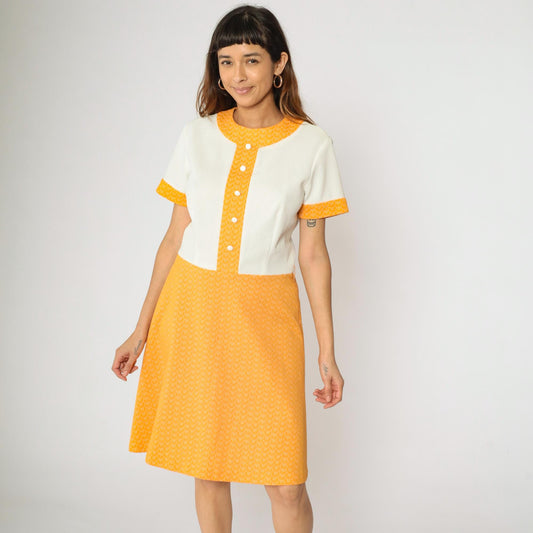 1960s Mod A-Line Dress Orange White Geometric Knee Length Short Sleeve Medium M