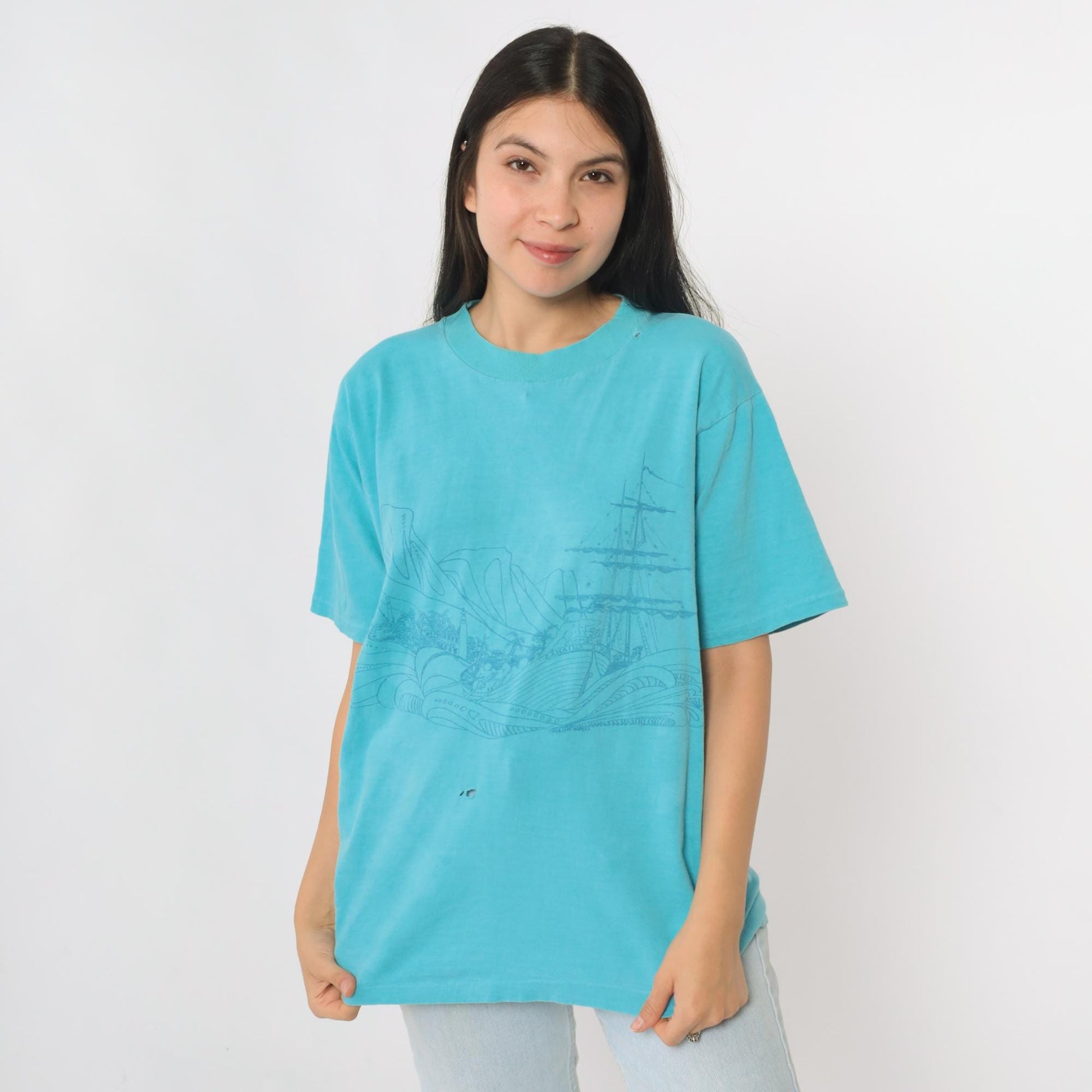 80s Hawaii Sailors Rowboat Beach Graphic T-Shirt Blue Crewneck Medium