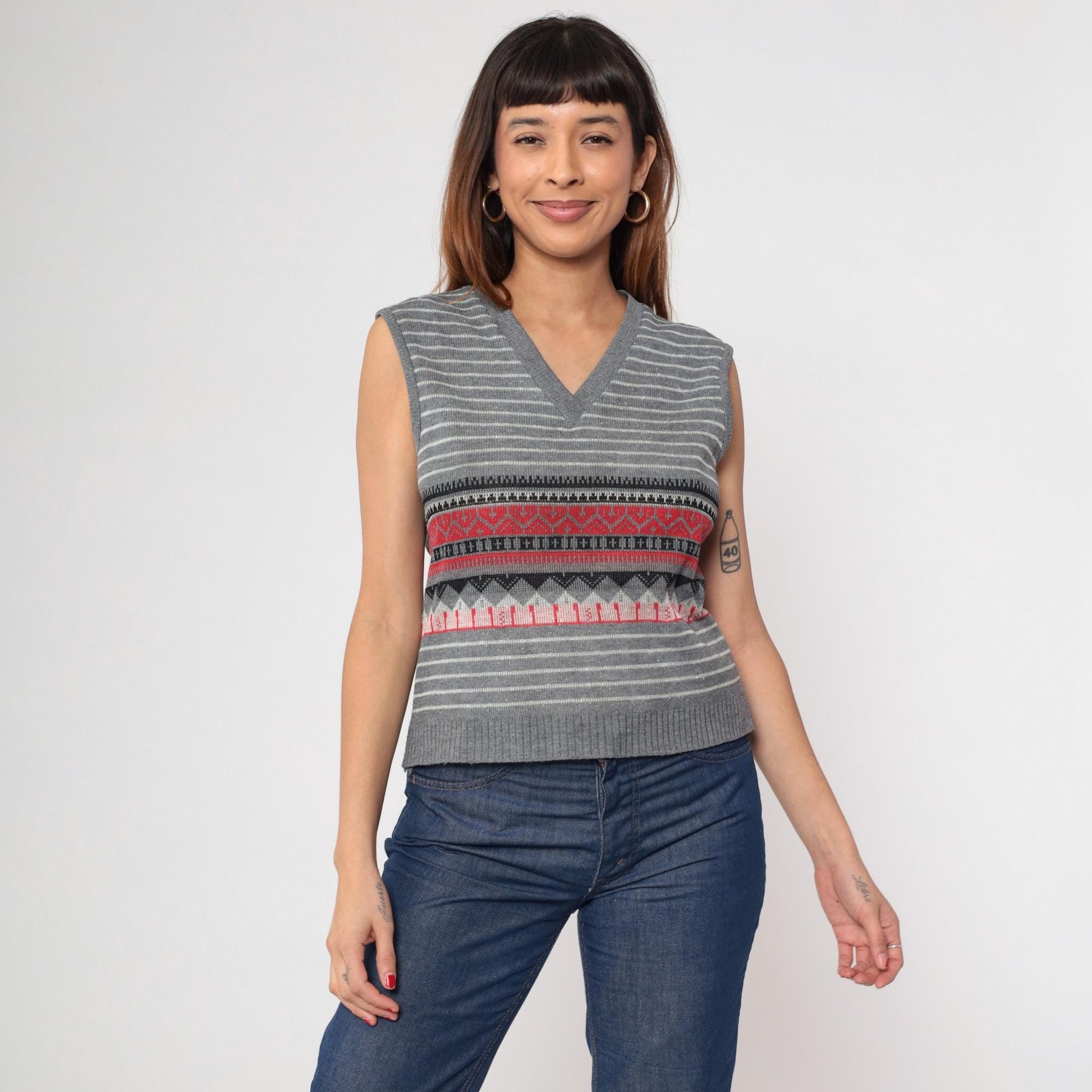 1970s Geometric Striped Knit Vest Grey Red White V-Neck Sleeveless Small