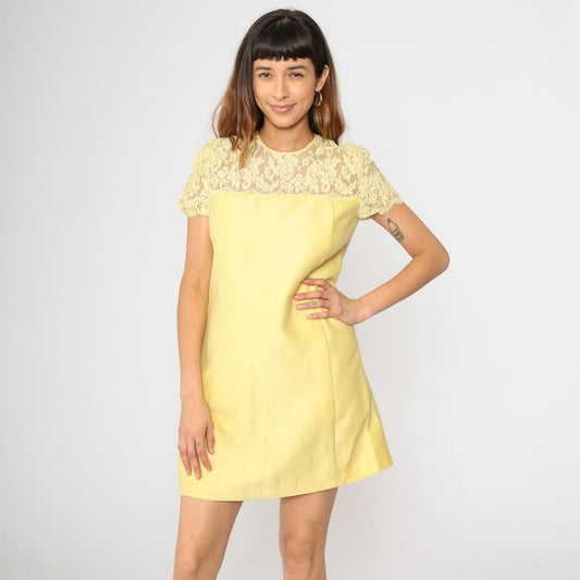 1960s Yellow Lace Yoke Mini Shift Dress Short Sleeve Pockets Small