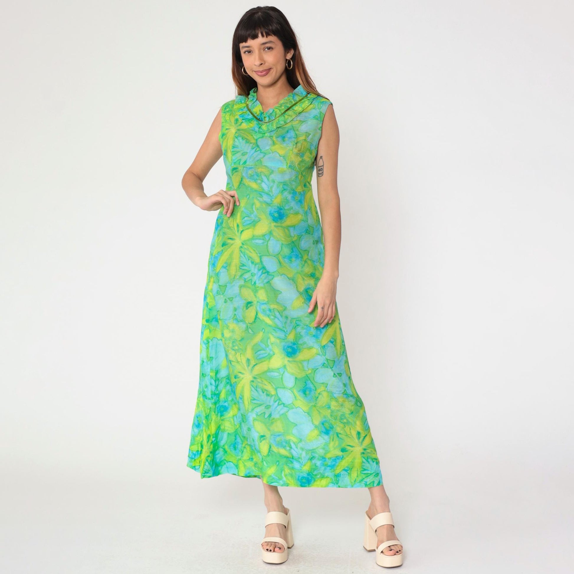 70s Green Floral Watercolor Maxi Dress Empire Waist Ruffled Neckline Medium