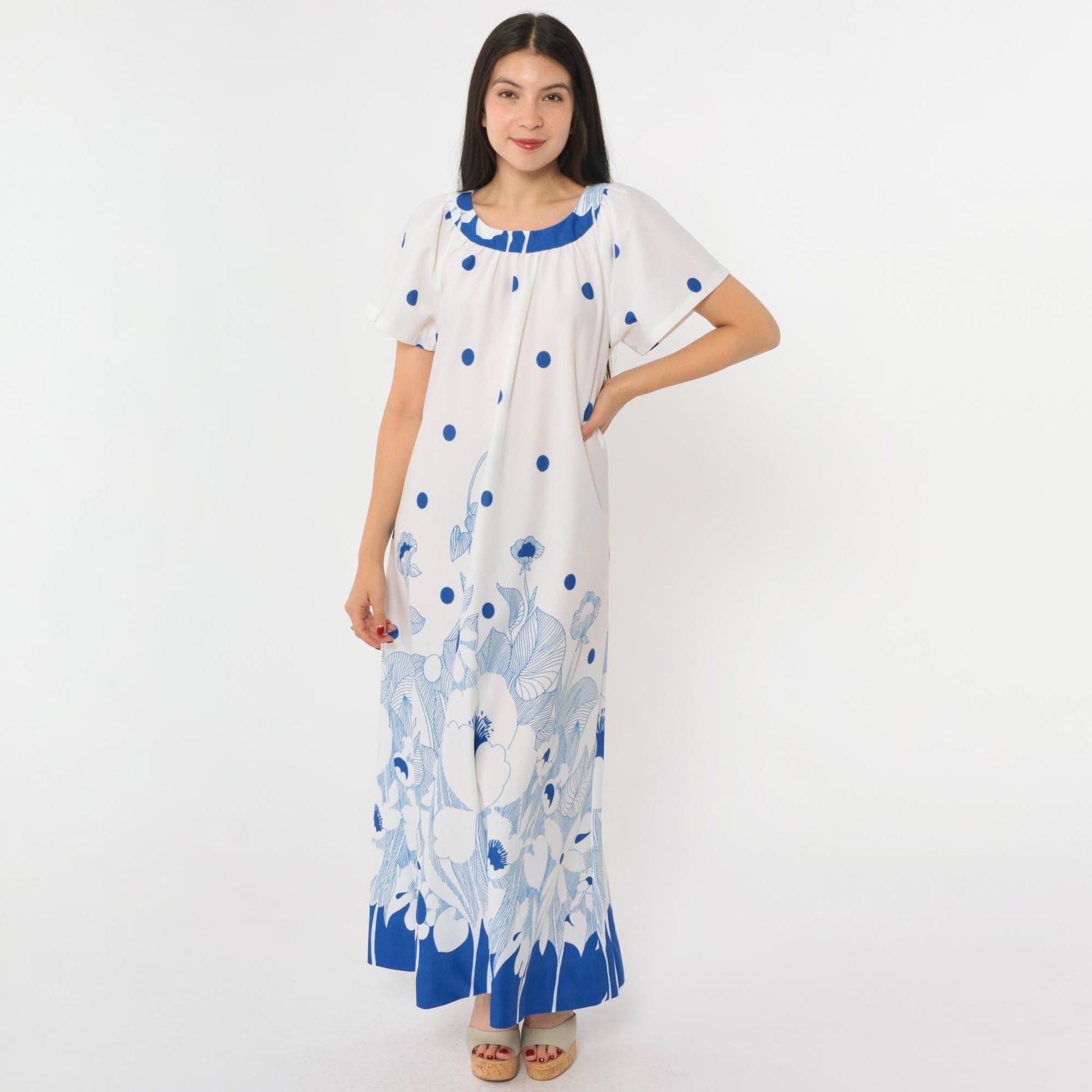 70s White Floral Caftan Maxi Dress Blue Graphic Print Flutter Sleeve Medium M
