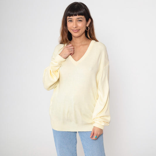 80s Pastel Yellow V-Neck Knit Sweater Pullover Medium M