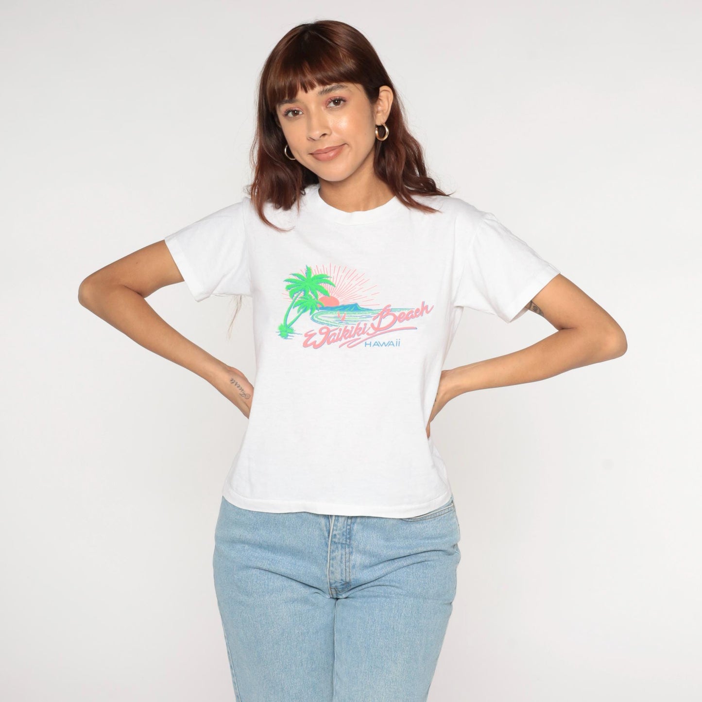 1990s Waikiki Beach Hawaii Graphic T-Shirt Hanes Tropical Palm Tree Small