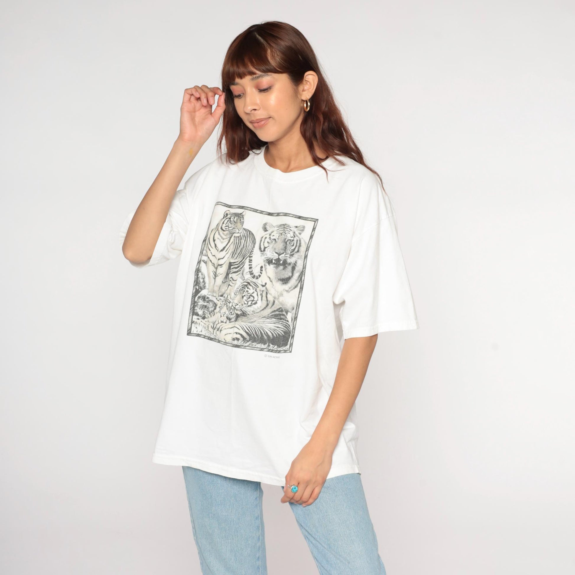 90s Tiger Graphic T-Shirt White UV Colorizing Crewneck Tee Large