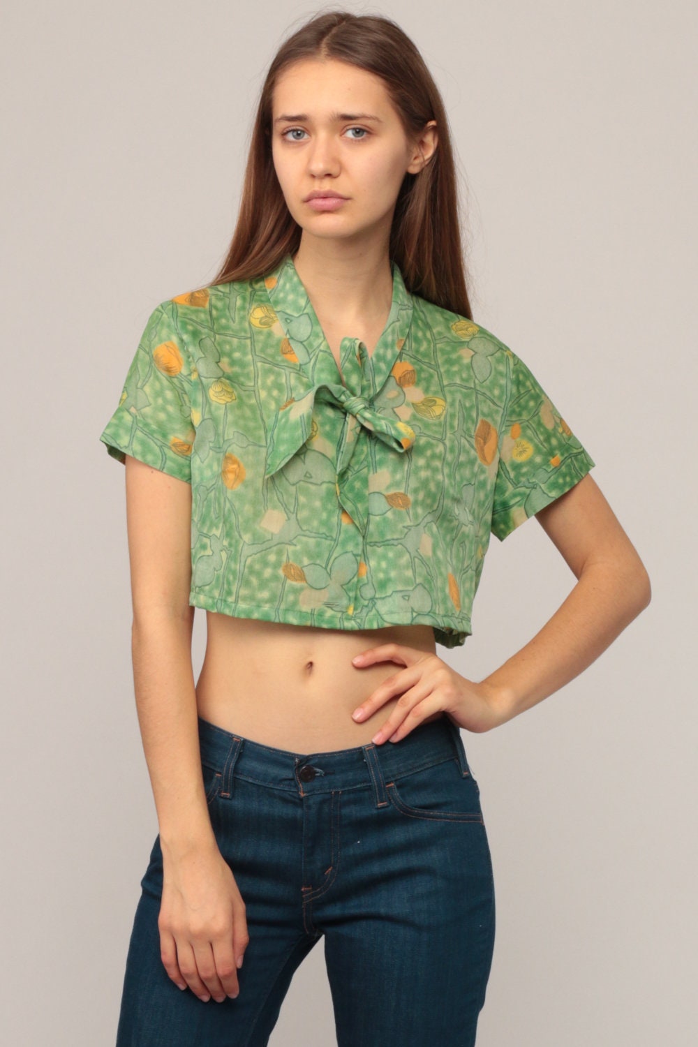 70s Floral Ascot Crop Top Short Sleeve Blouse Green Small Medium