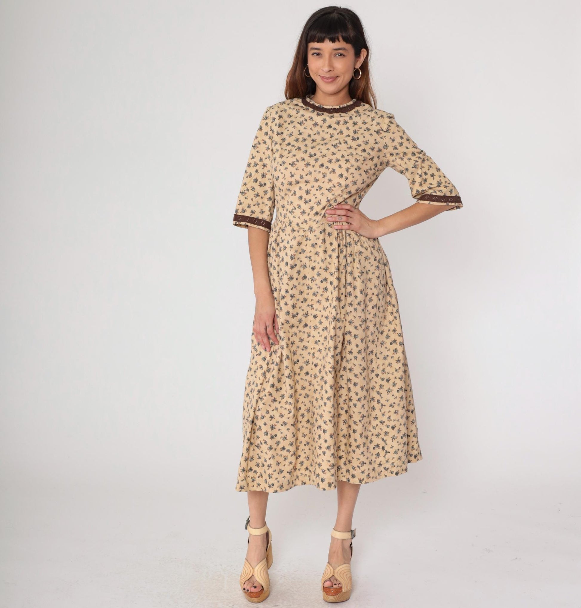 70s Calico Prairie Dress Tan Blue Floral Cotton Midi Medium M