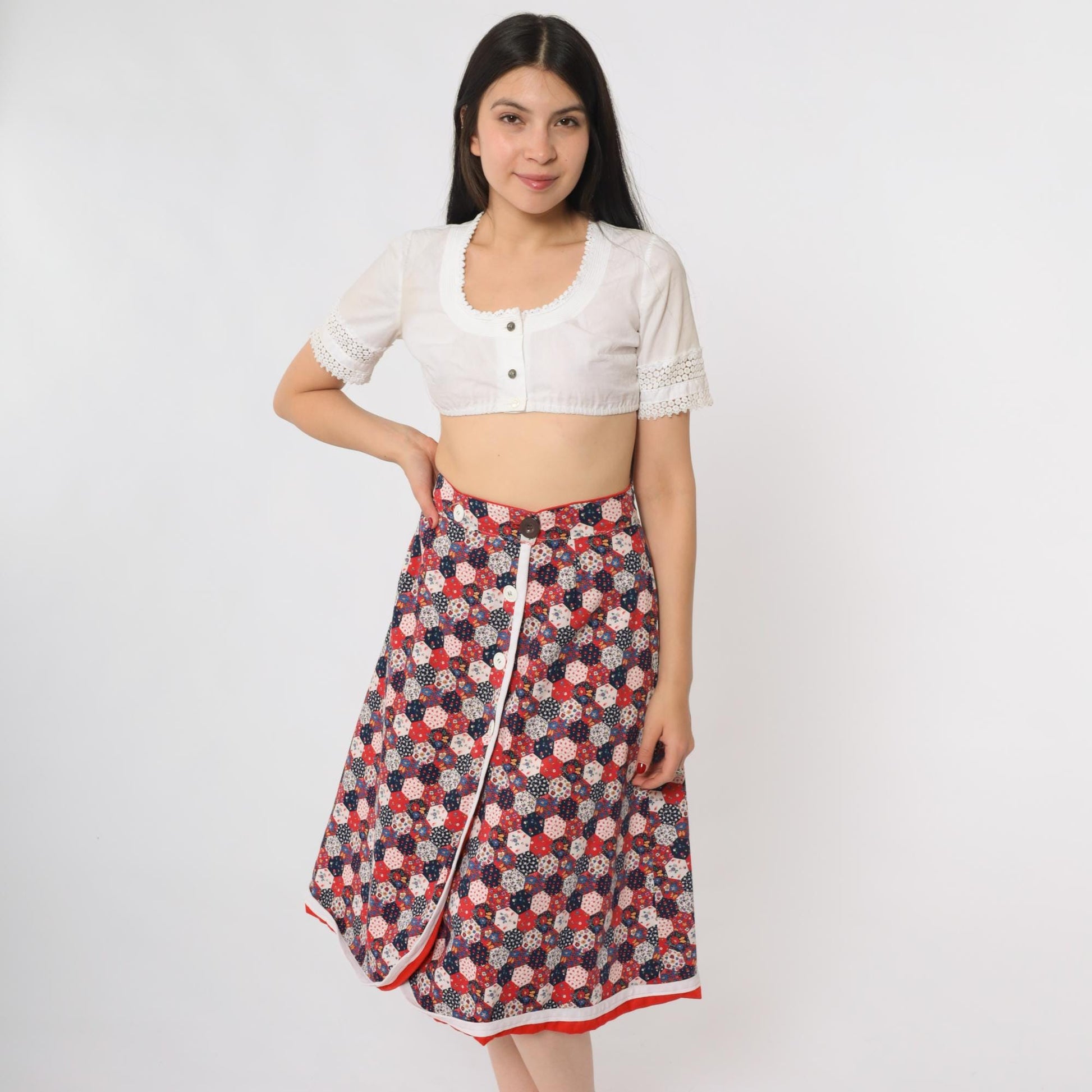 70s Patchwork Skirt Quilted Hexagon Floral Red White Blue A-Line Knee Medium
