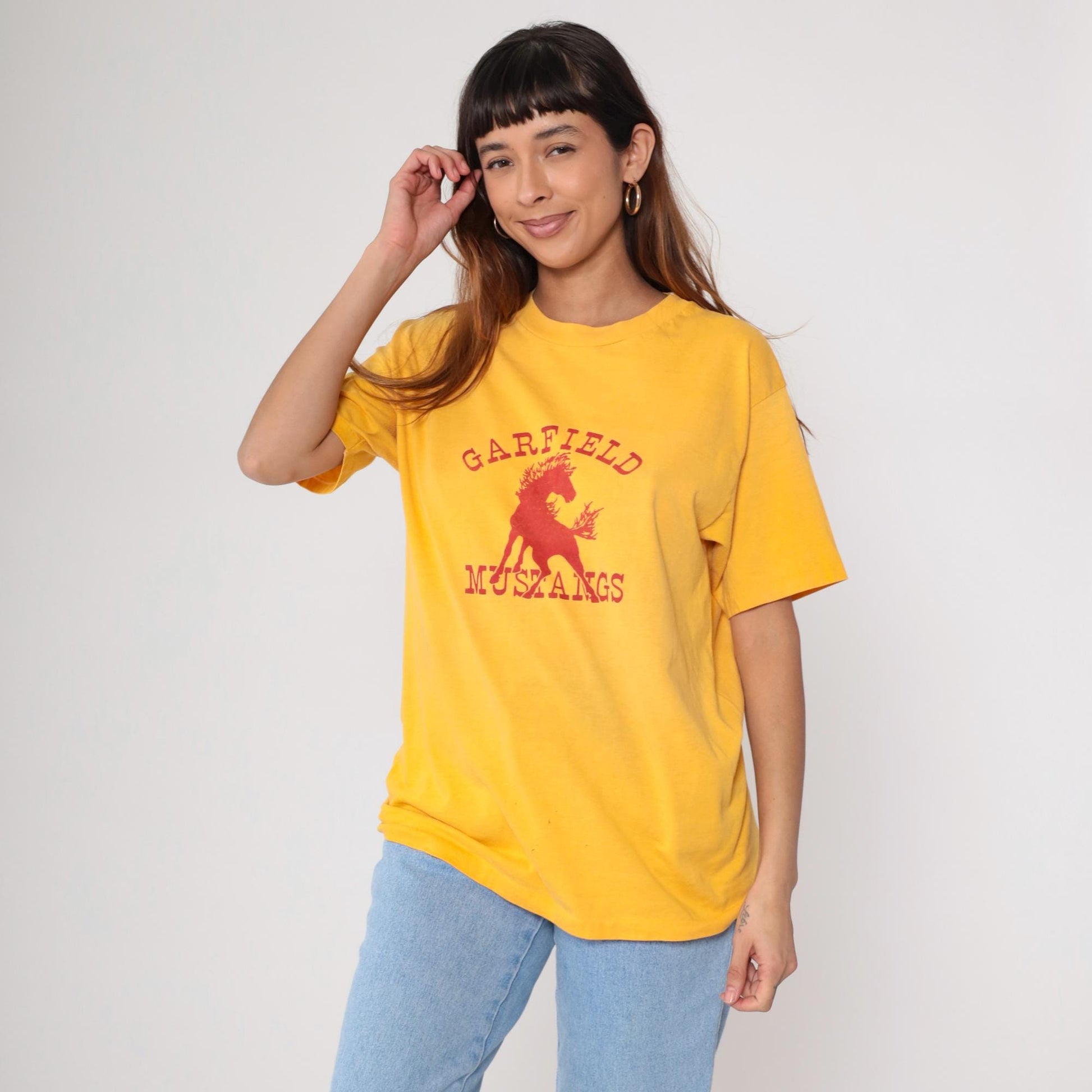 90s Garfield County Mustangs Montana High School Graphic Tee Yellow XL