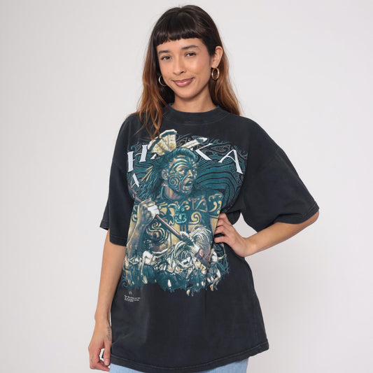 90s Maori Warrior Aotearoa Black Graphic T-Shirt Cotton Taiaha XXL