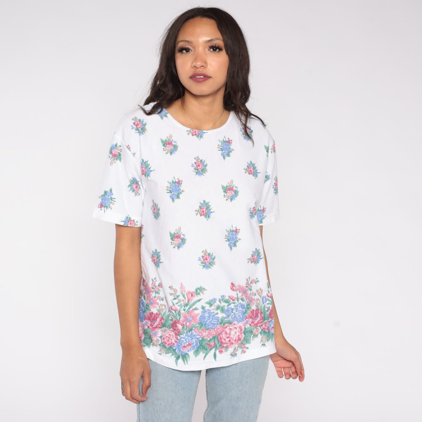 90s Katelyn Rose Floral T-Shirt White Pink Blue Cottage Garden Print Medium