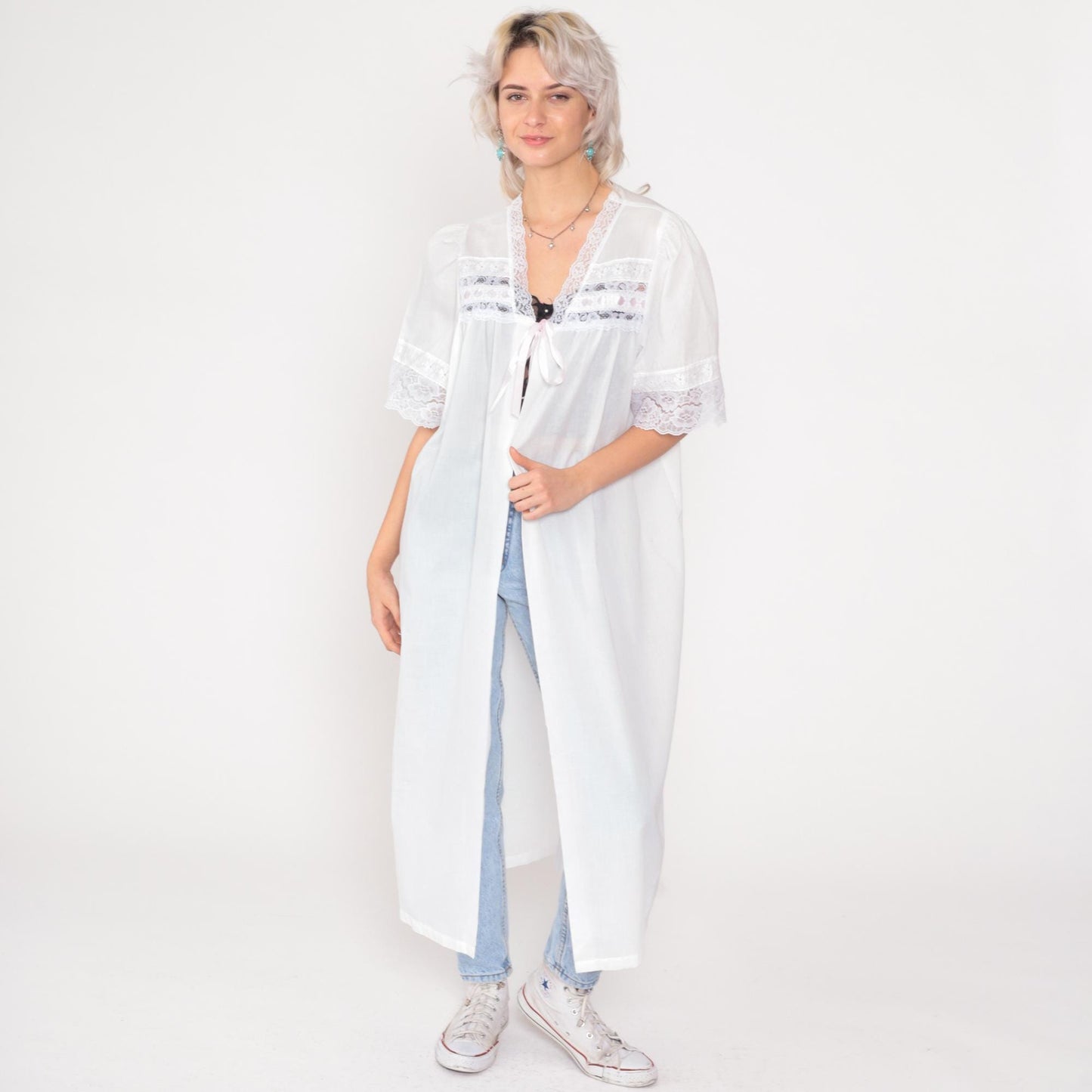 1970s White Cotton Lace Trim Maxi Robe Puff Sleeve Button Front Medium