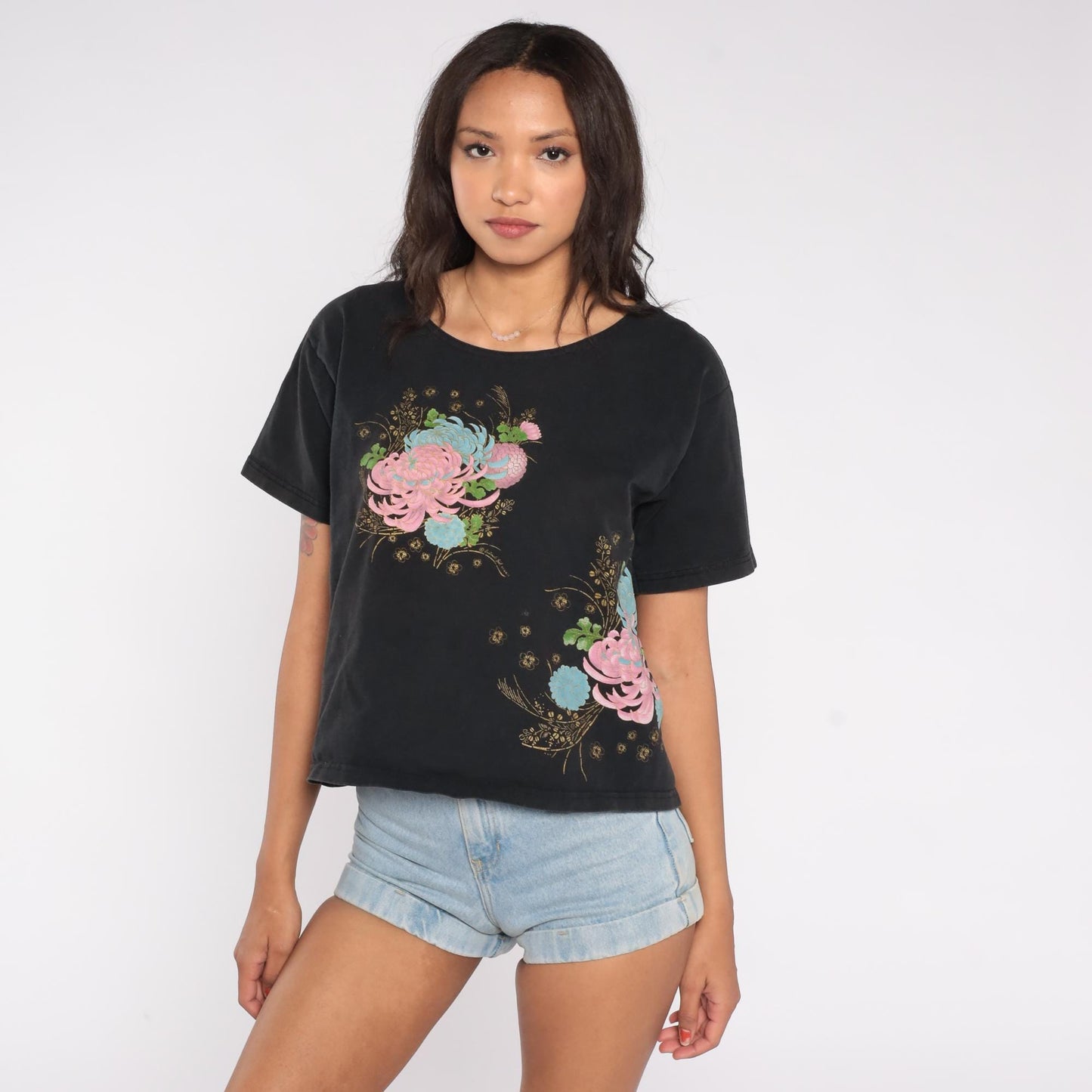 90s Chrysanthemum Floral T-Shirt Black Cotton Scoop Neck Cropped Medium M