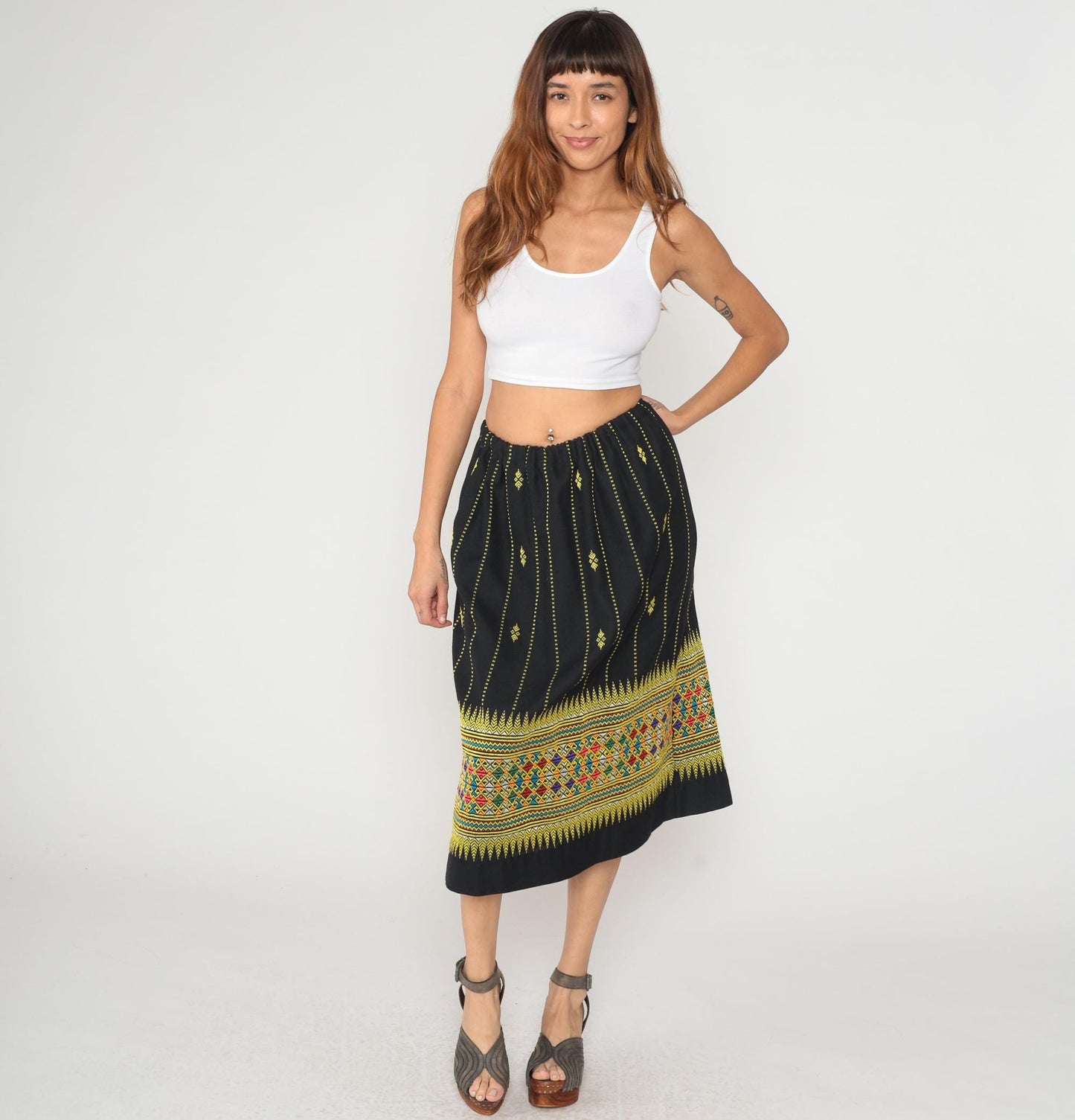 70s Black Embroidered Skirt Yellow Geometric Border Knee Length Medium
