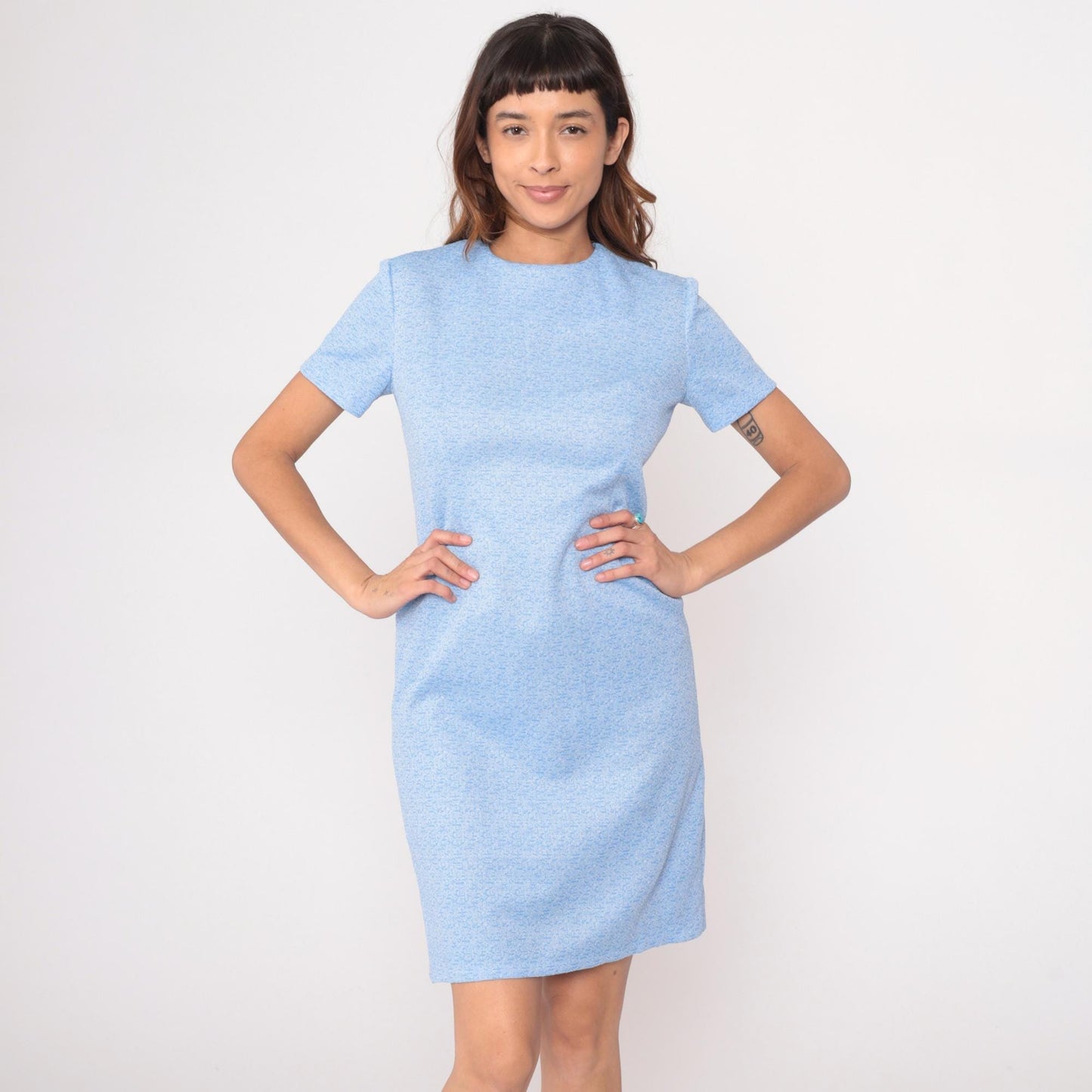 70s Light Blue Shift Dress Knee Length Short Sleeve Crew Neck Medium M