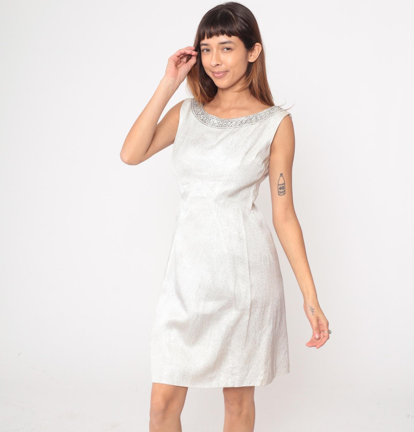 60s Jean Allen White Metallic Shift Dress Beaded Neckline Keyhole Back Medium