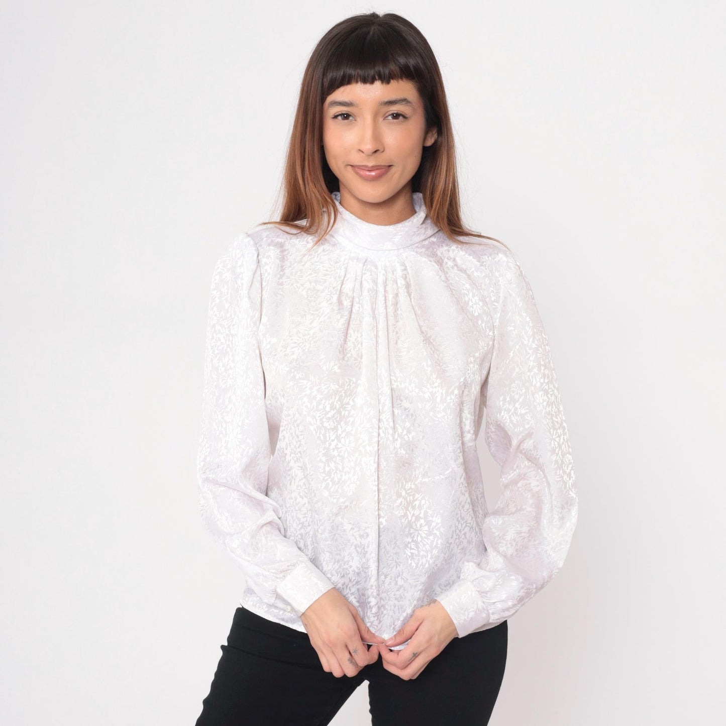 90s White Mock Neck Blouse Keyhole Back Pleated Front Medium M